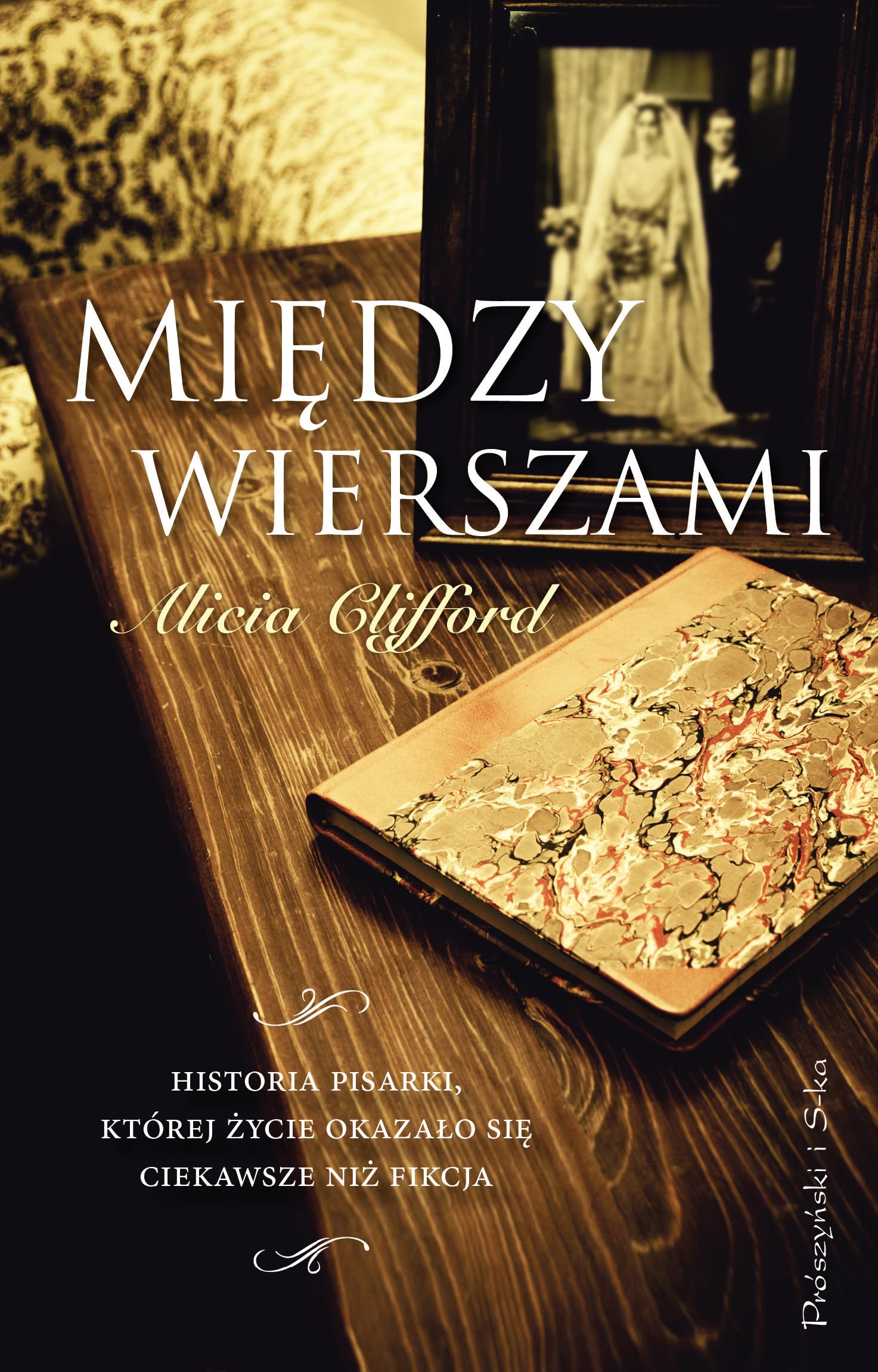 Między wierszami Books