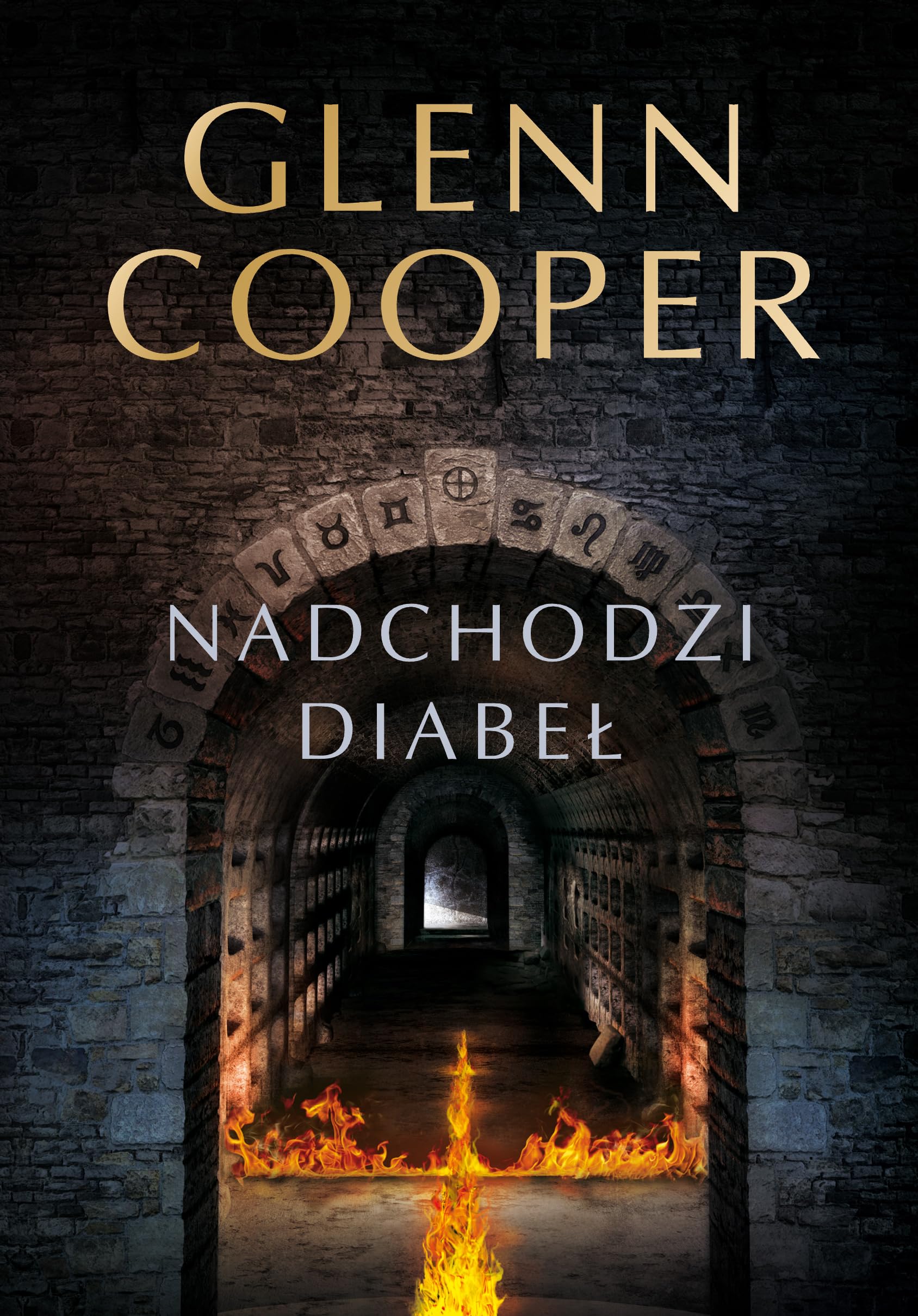Nadchodzi diabel Historical Fiction