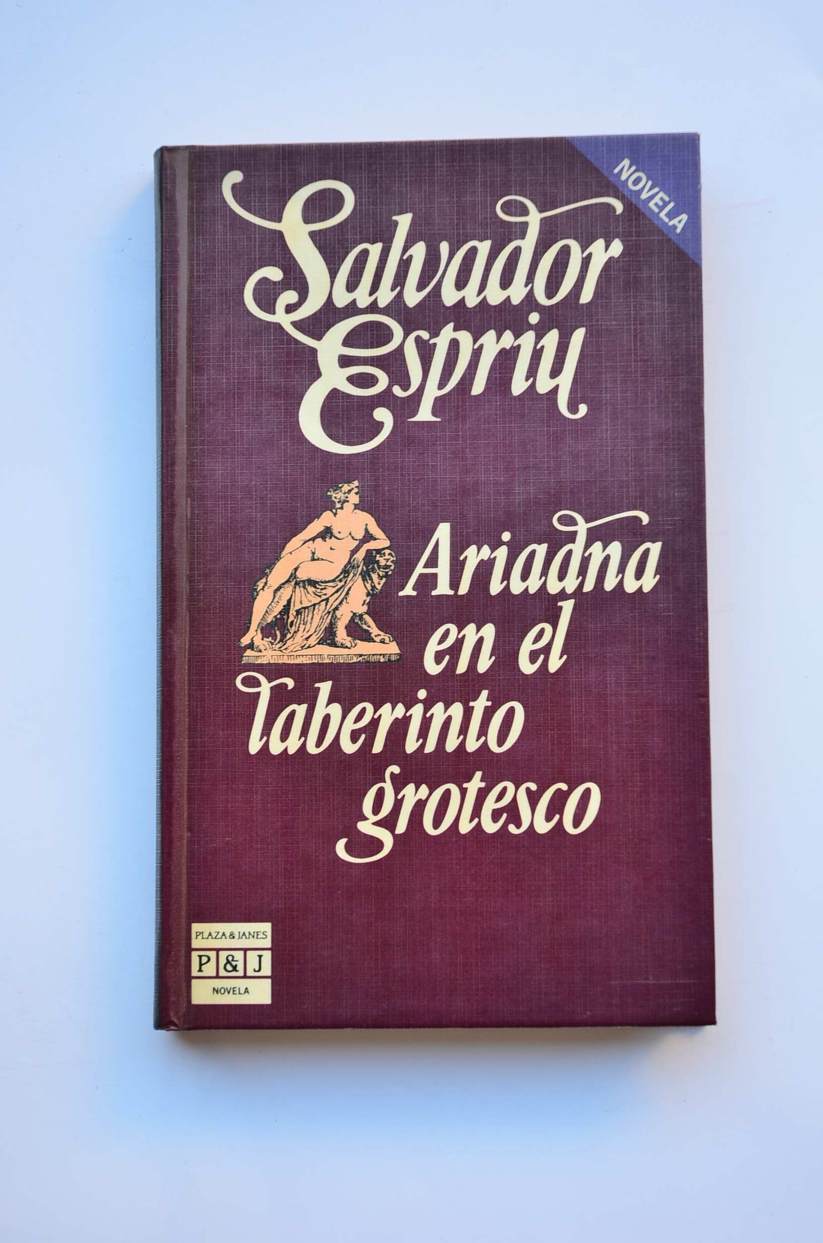 Adriadna en el laberinto grotesco book