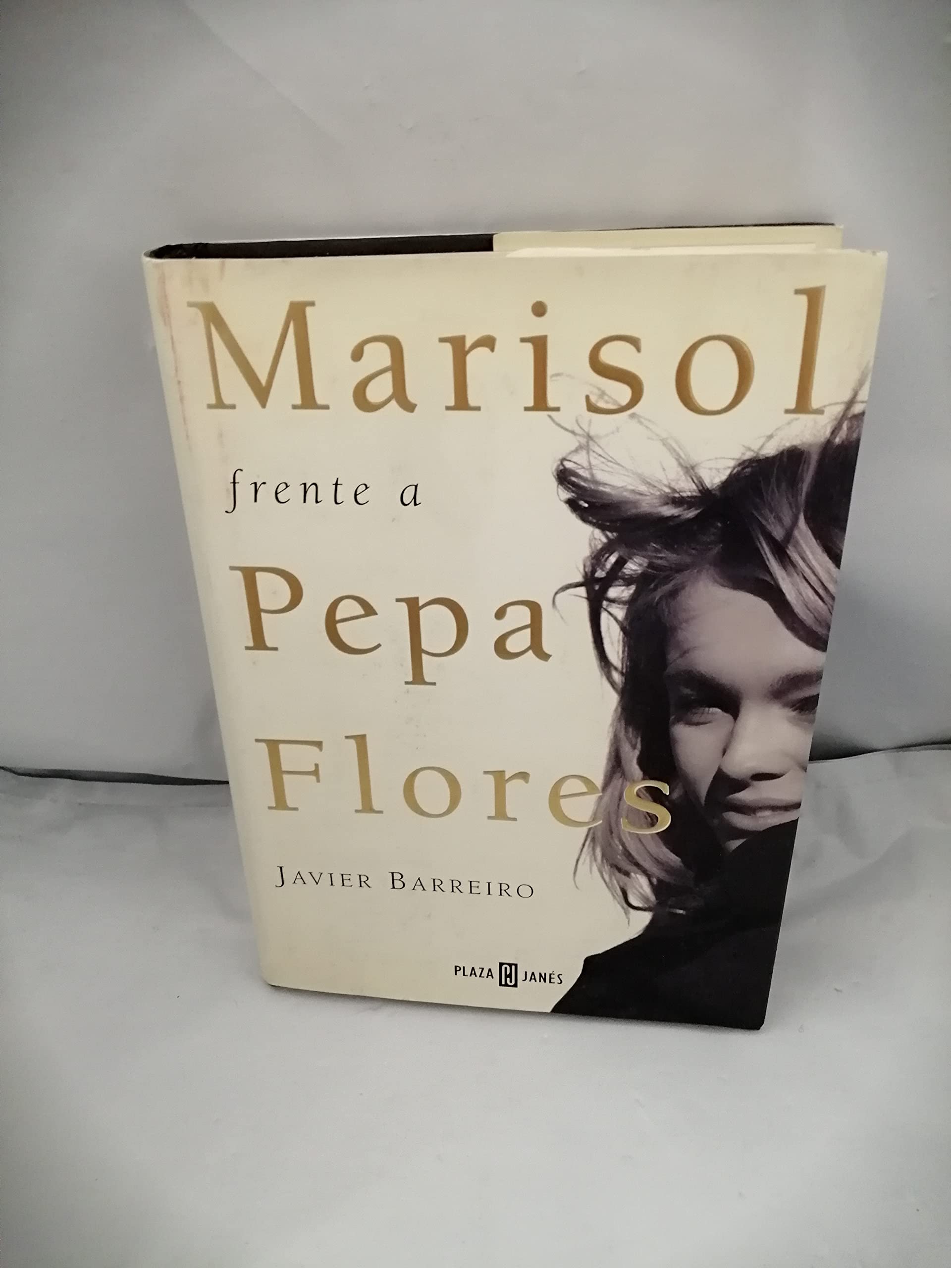 Marisol frente a pepa Flores Books
