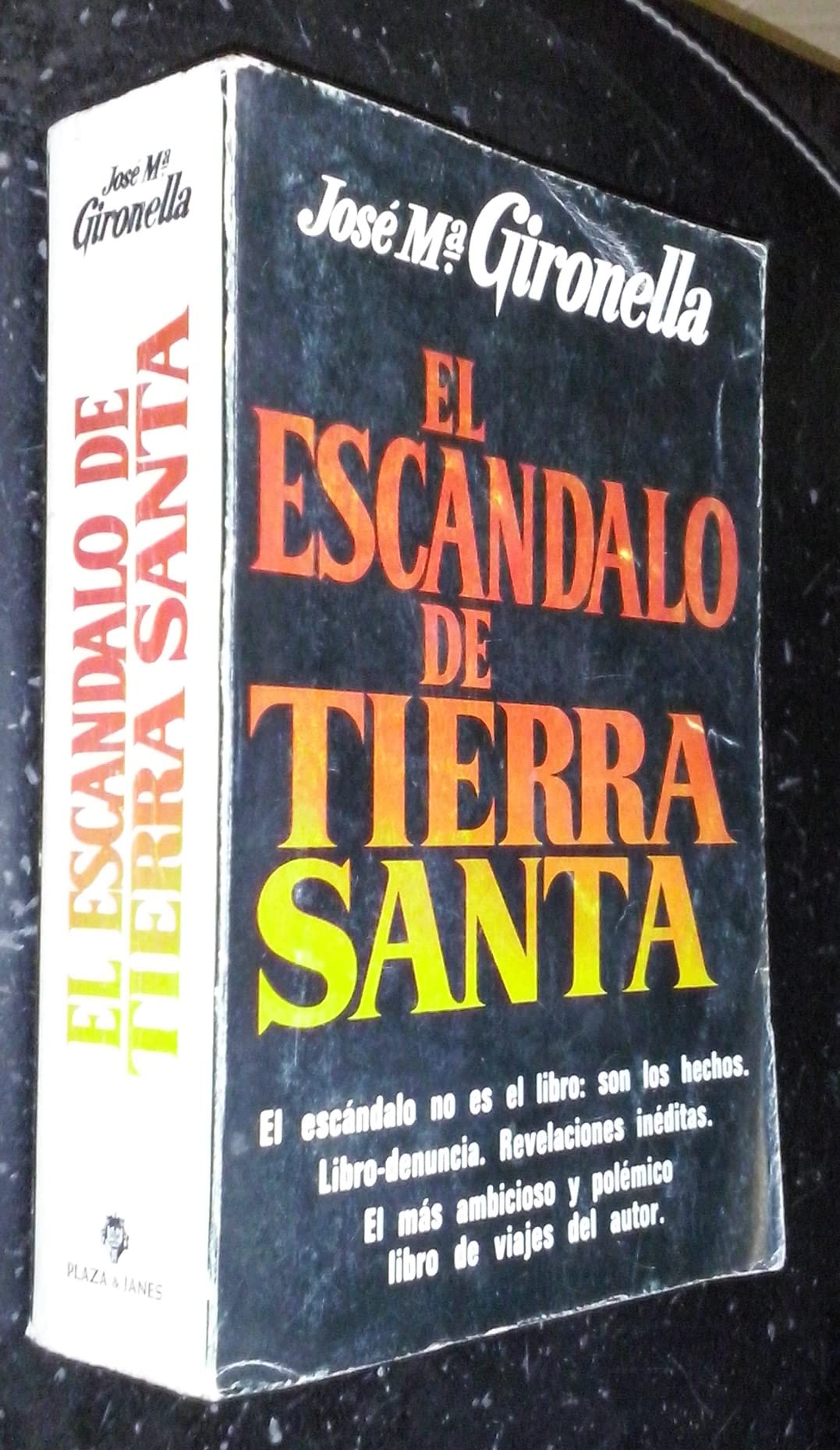 El escándalo de Tierra Santa Books