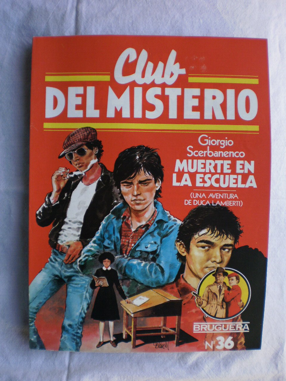 Muerte en la escuela book
