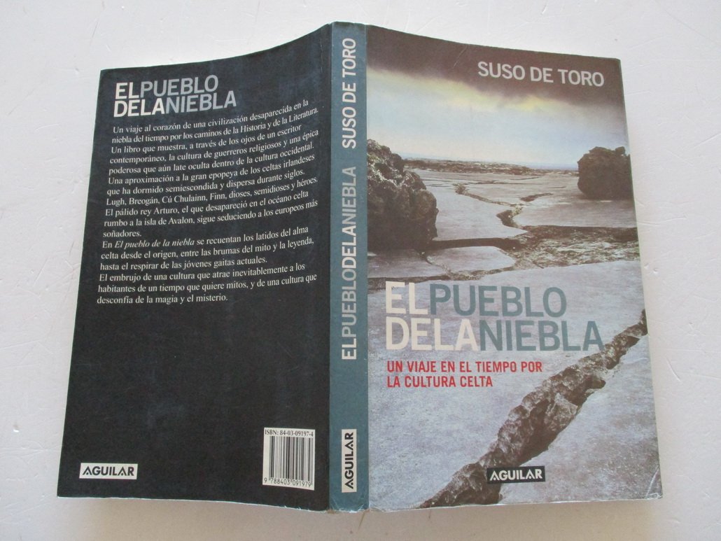 EL PUEBLO DE LA NIEBLA. UN VIAJE EN EL TIEMPO POR LA CULTURA CELTA. Books