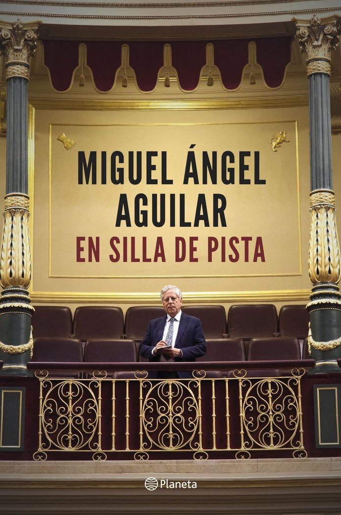 En silla de pista : álbum de momentos vividos en primera línea Media & Communication