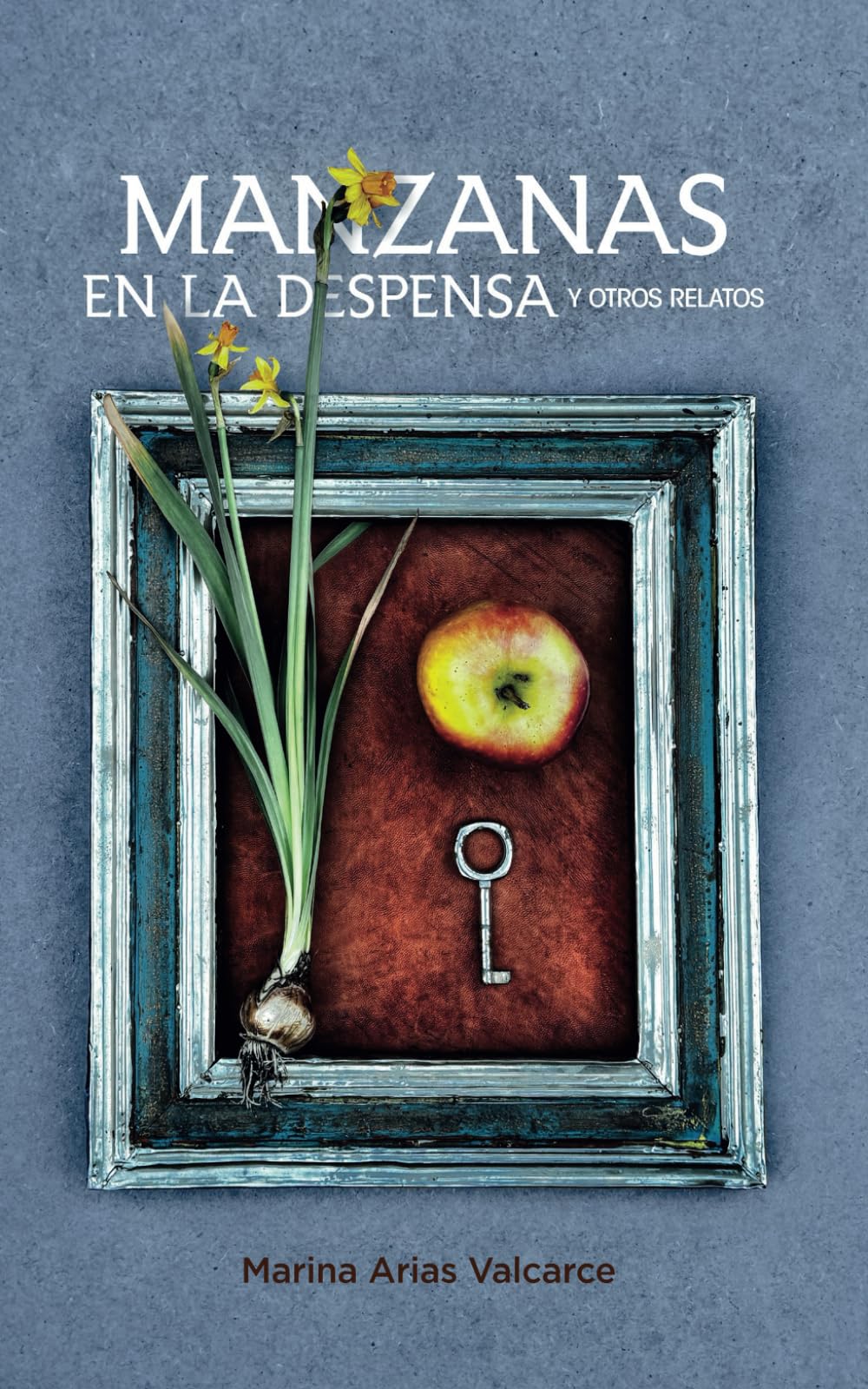 MANZANAS EN LA DESPENSA Y OTROS RELATOS book