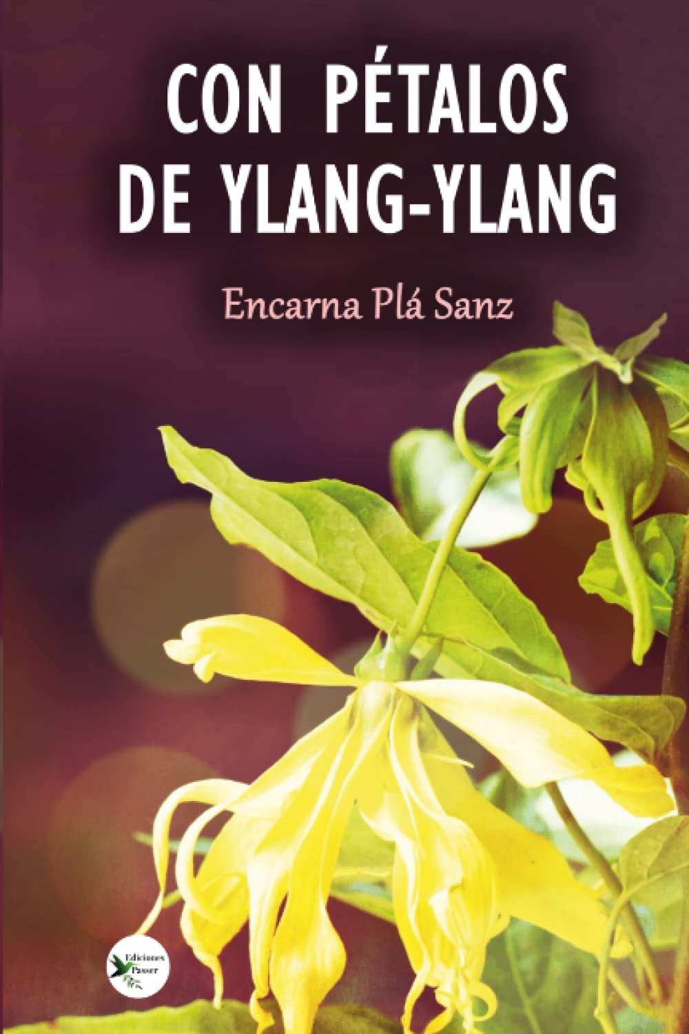 Con pétalos de Ylang-Ylang book