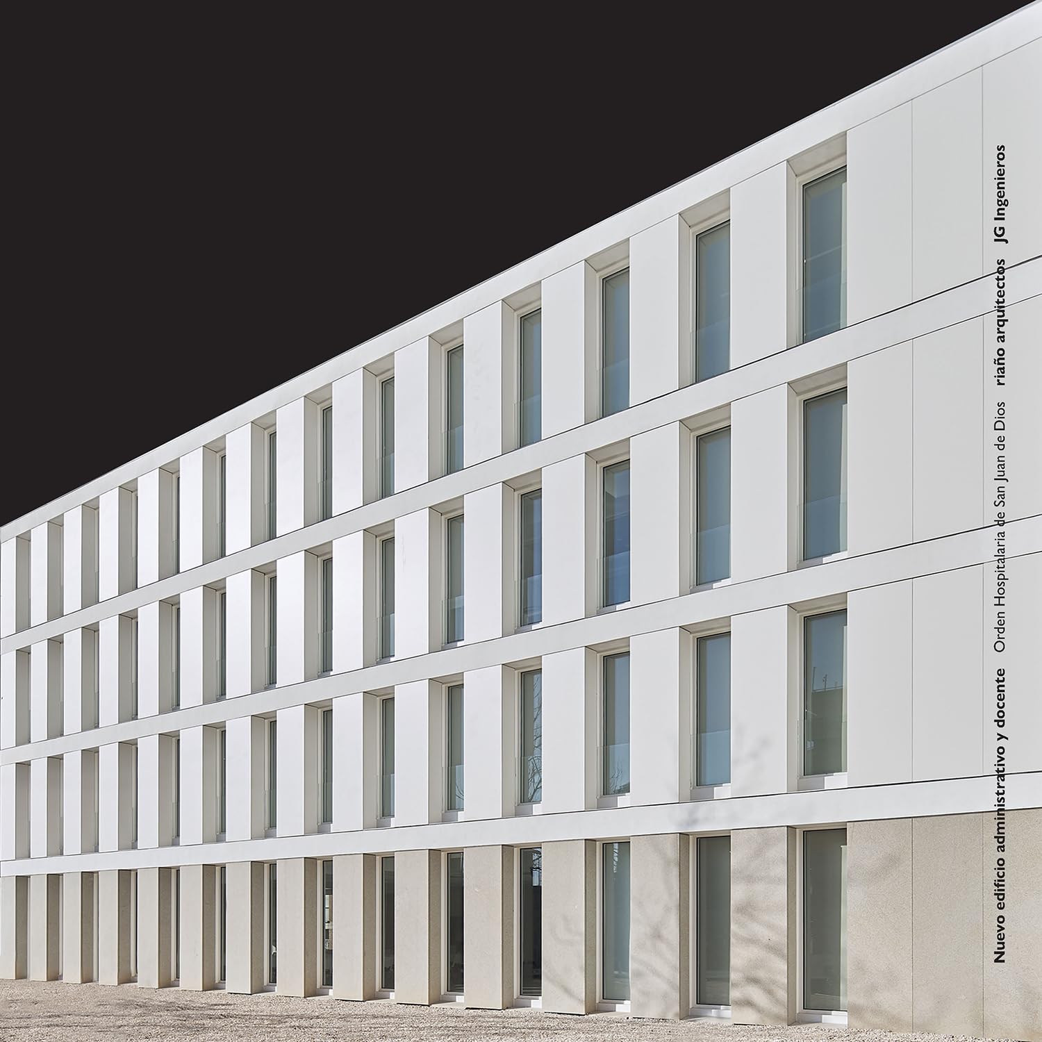Nuevo edificio administrativo y docente Orden Hospitalaria de San Juan de Dios Architecture