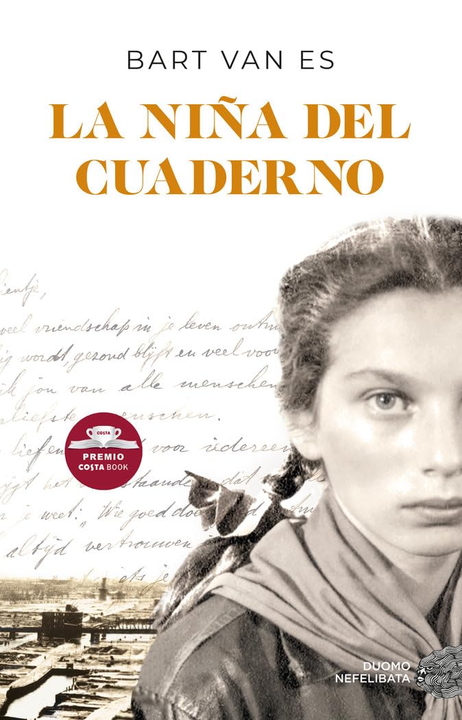 La niña del cuaderno / The Cut Out Girl book