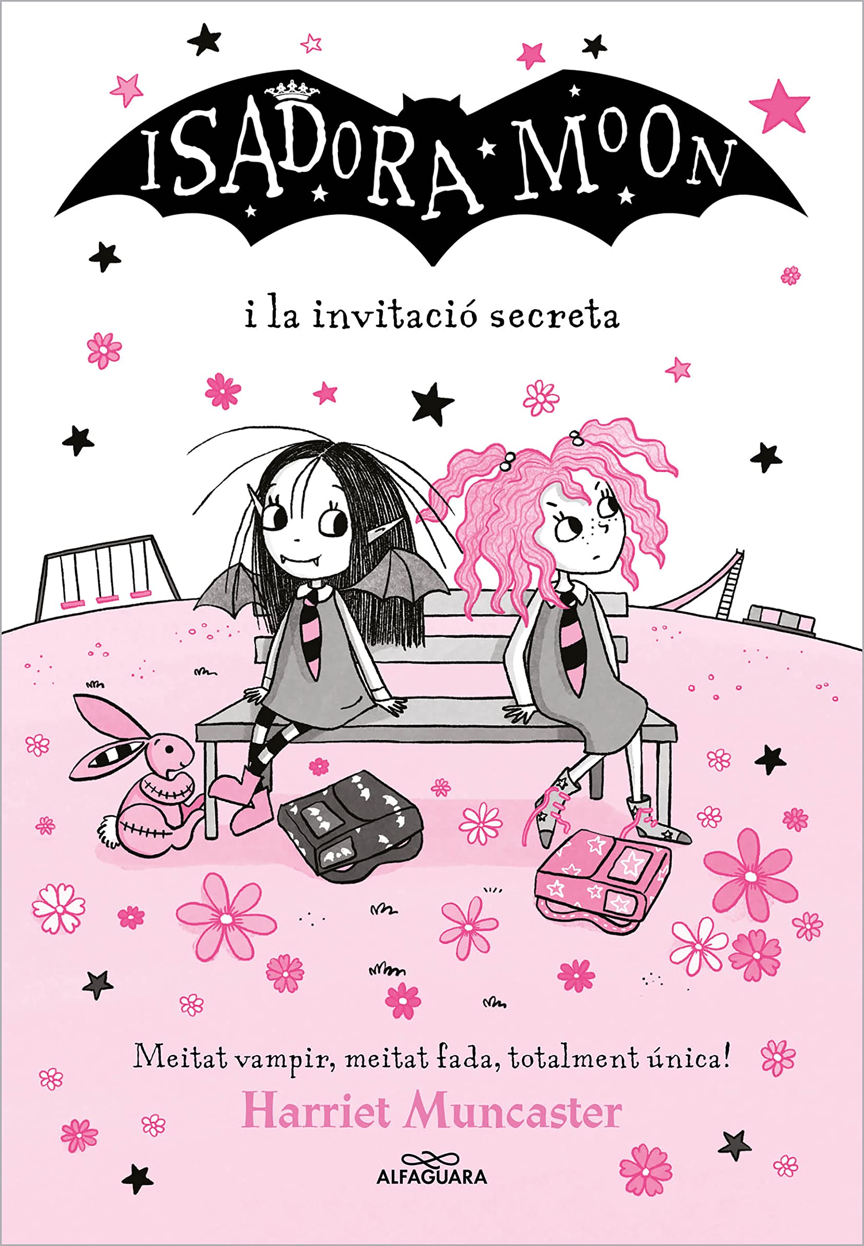 La Isadora Moon 12 - La Isadora Moon i la invitació secreta: Un llibre màgic amb purpurina a la coberta! book