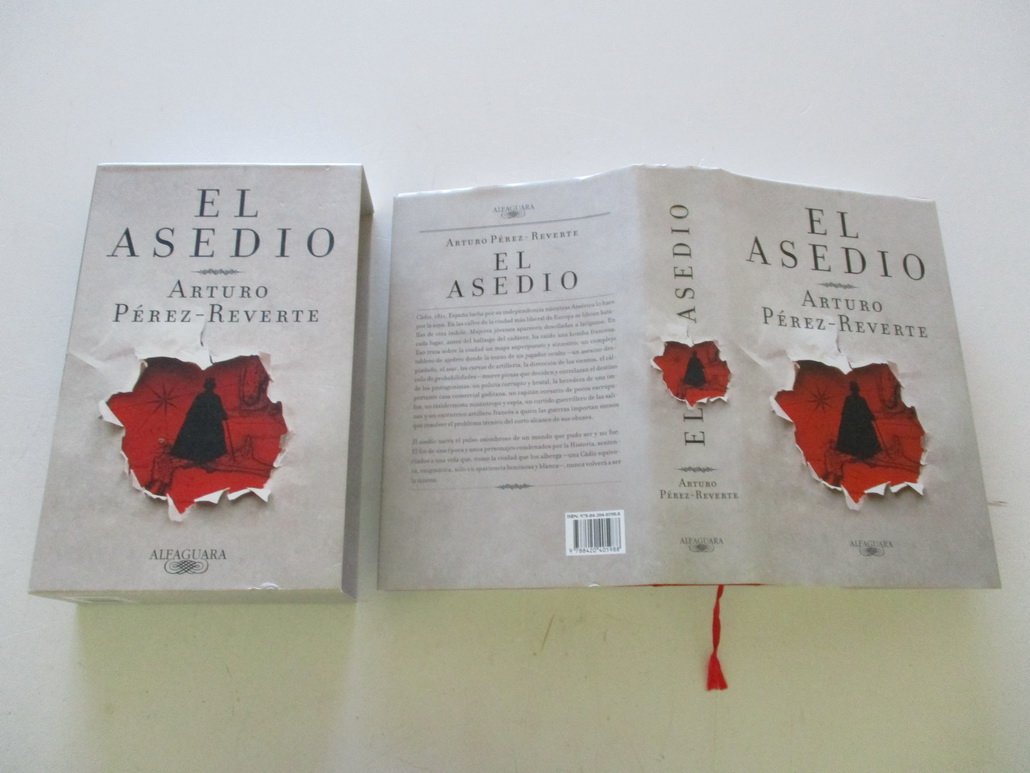 El asedio (Hispánica) Historical Fiction