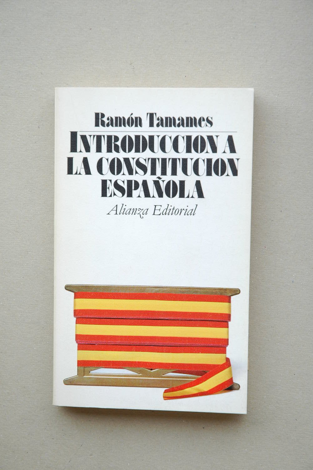 Intro La Constitucion Espanola book