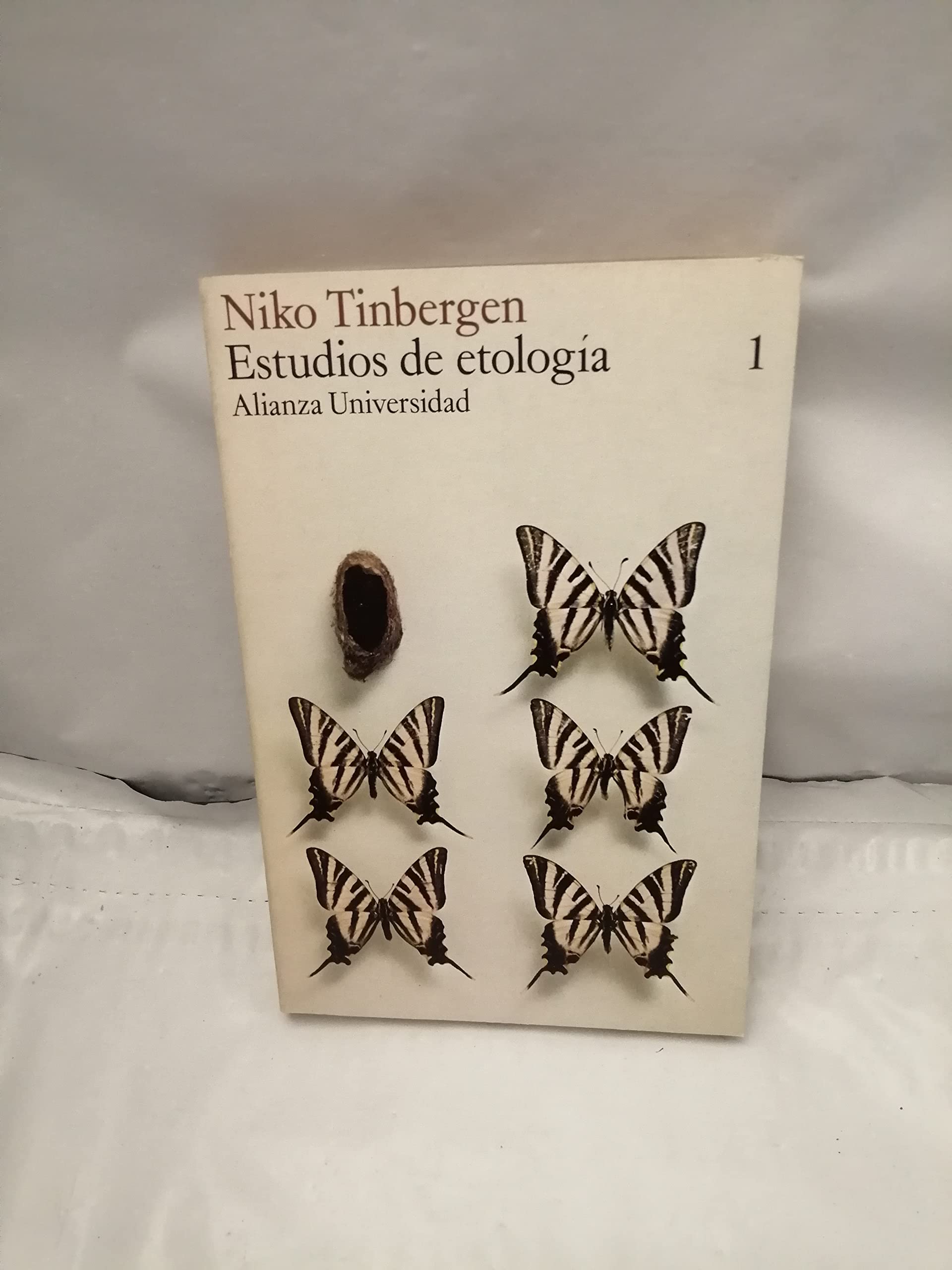 Estudios de etologia. t.1. experimentos del campo 1932-1972 book