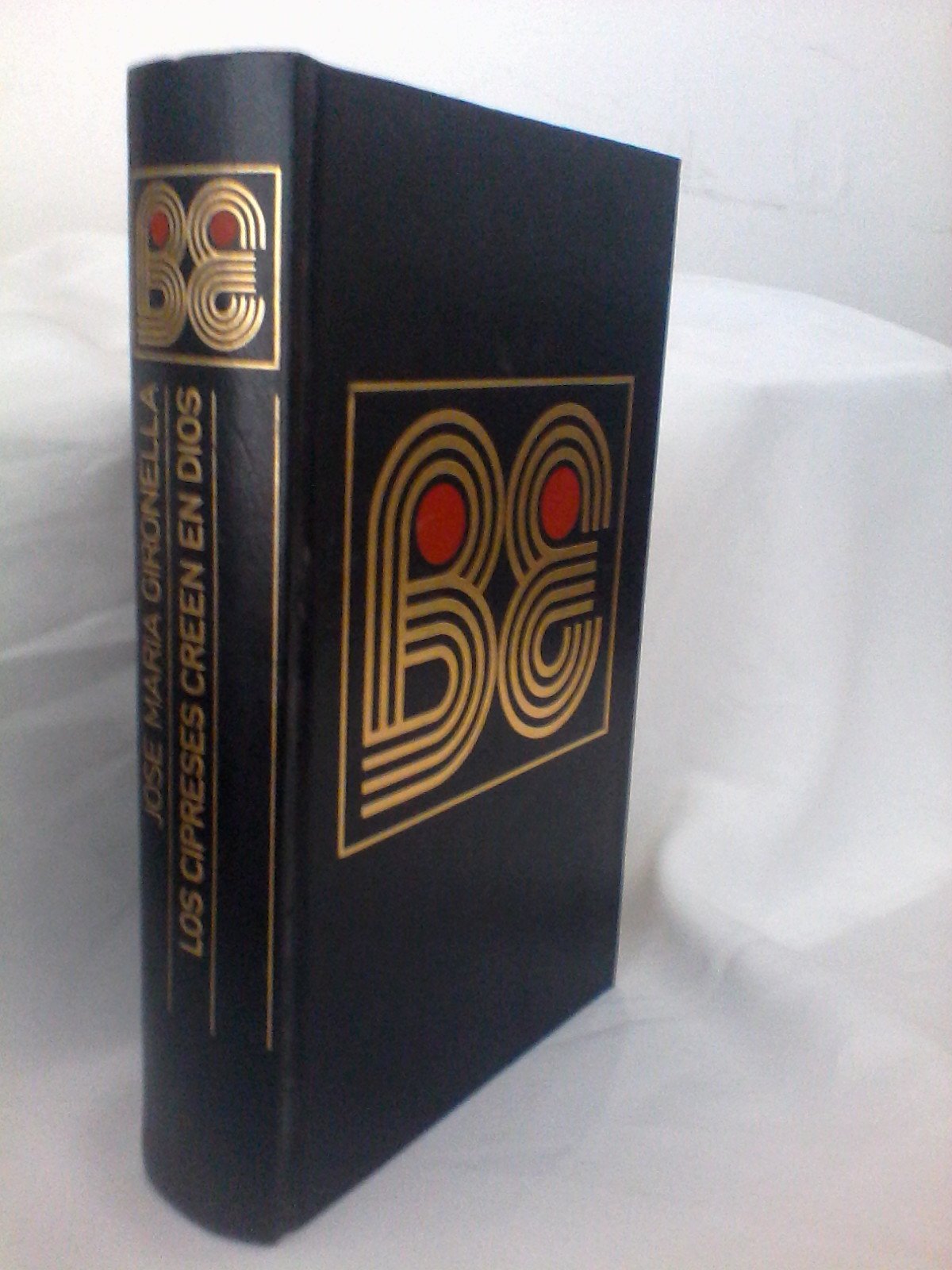 Los cipreses creen en Dios Books