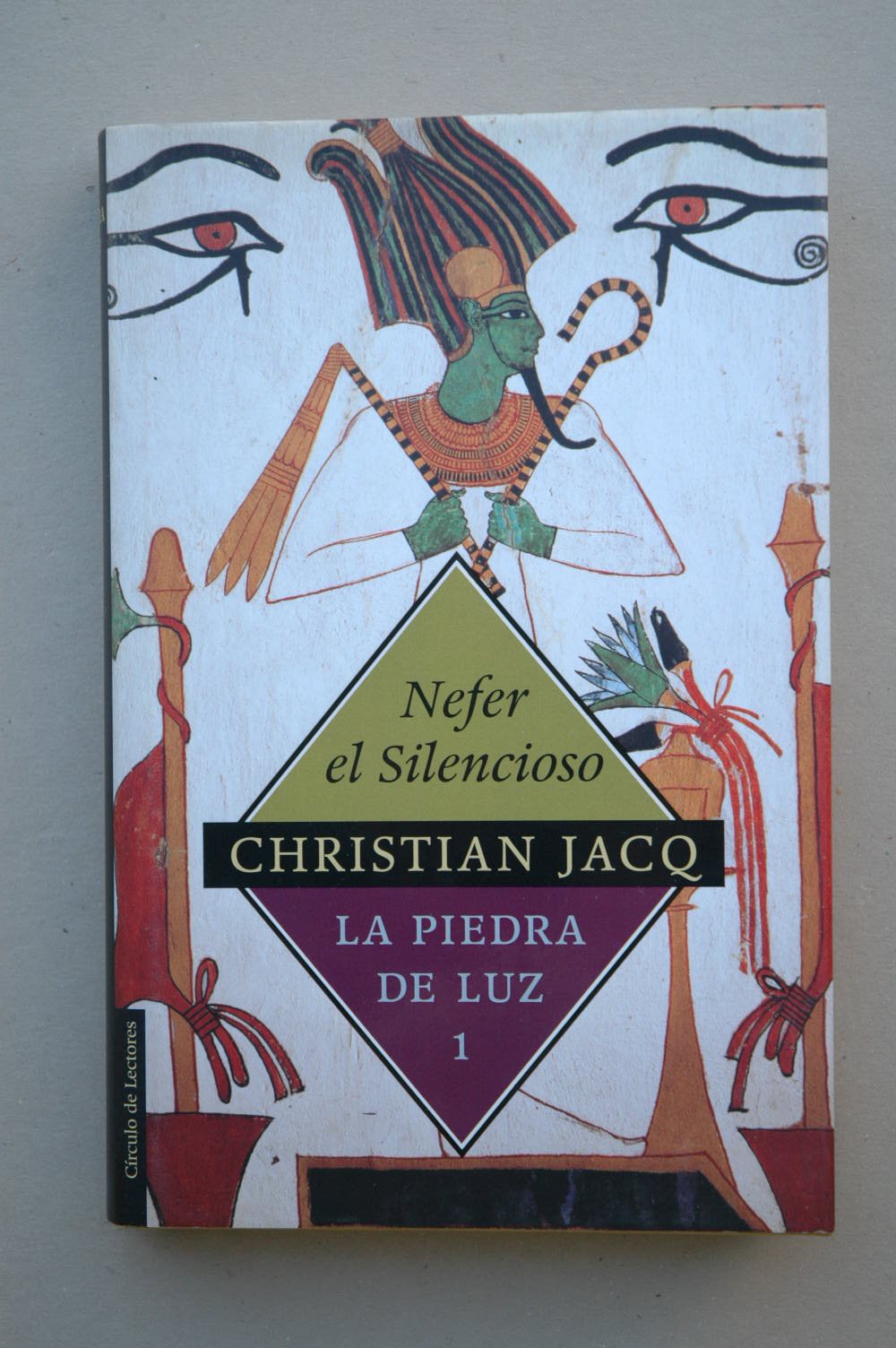 Nefer el Silencioso book