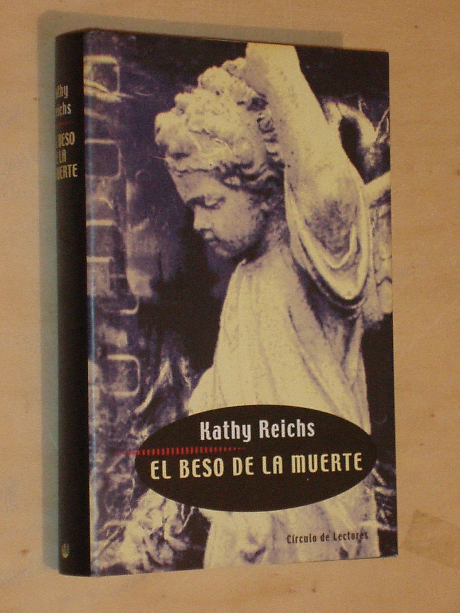 El beso de la muerte book