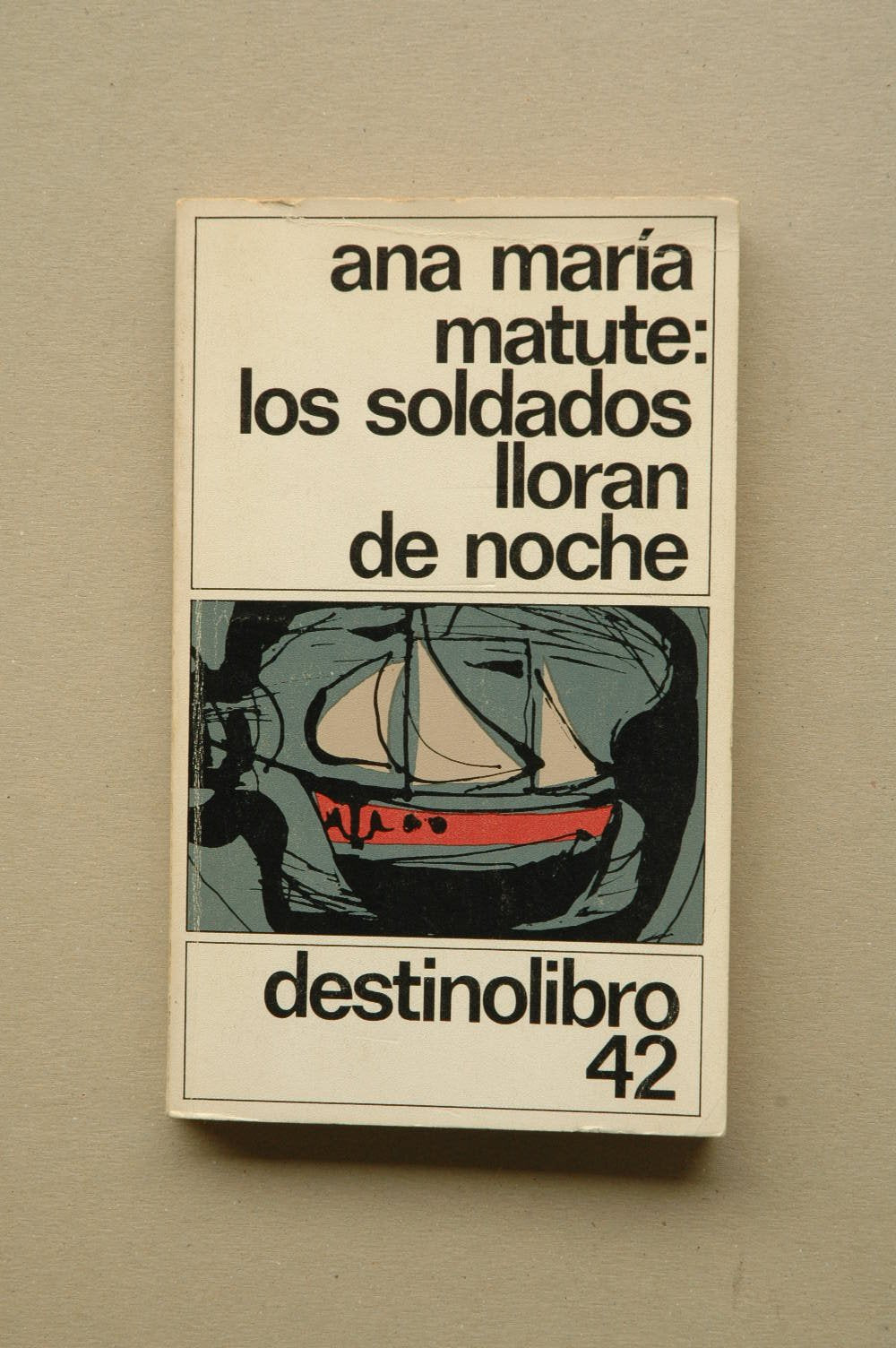 Los Solados Lloran De Noche book