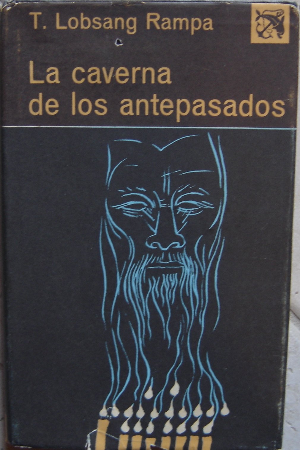 La caverna de los antepasados book