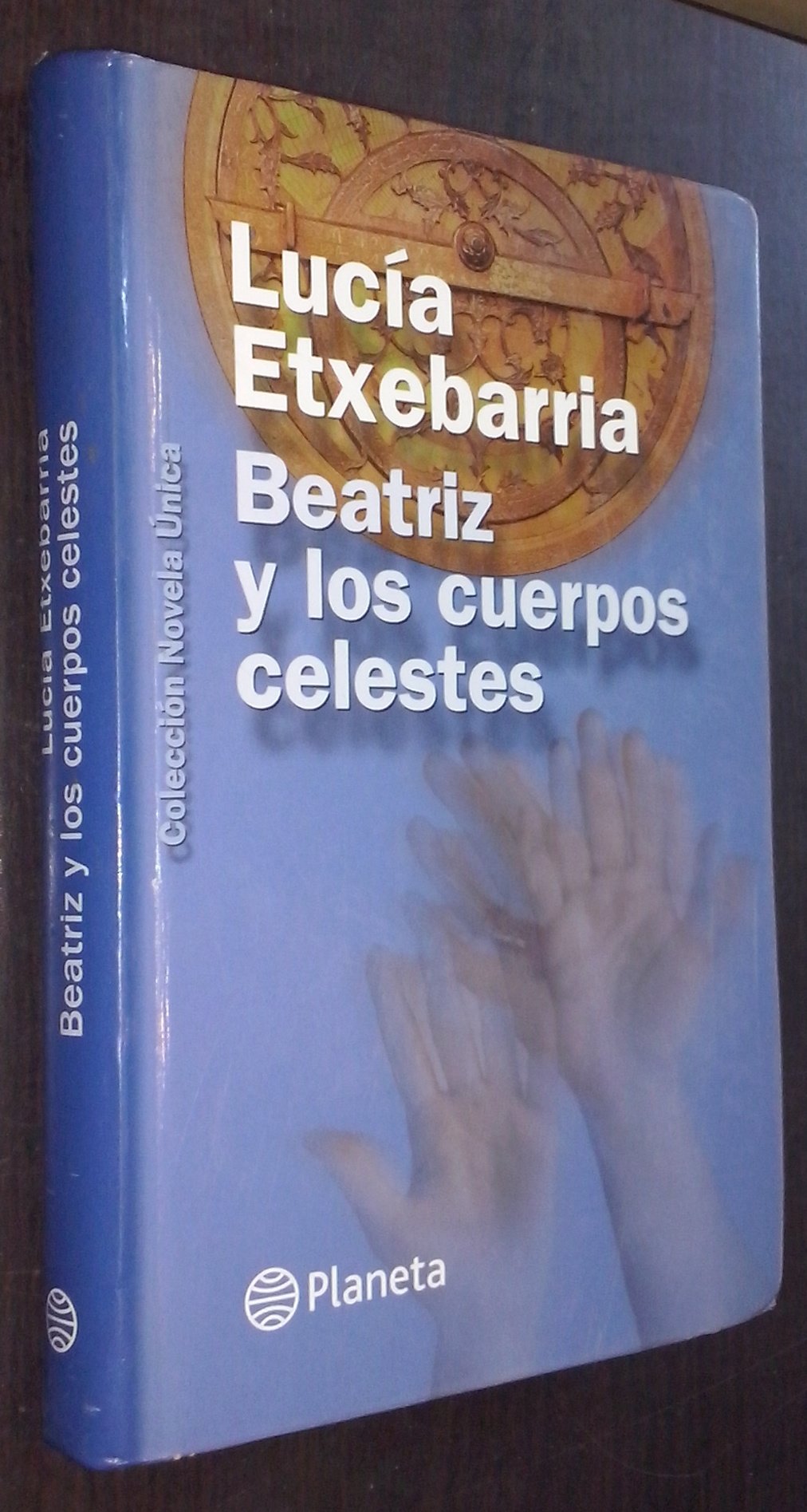 Beatriz y los cuerpos celestes : una novela rosa Books