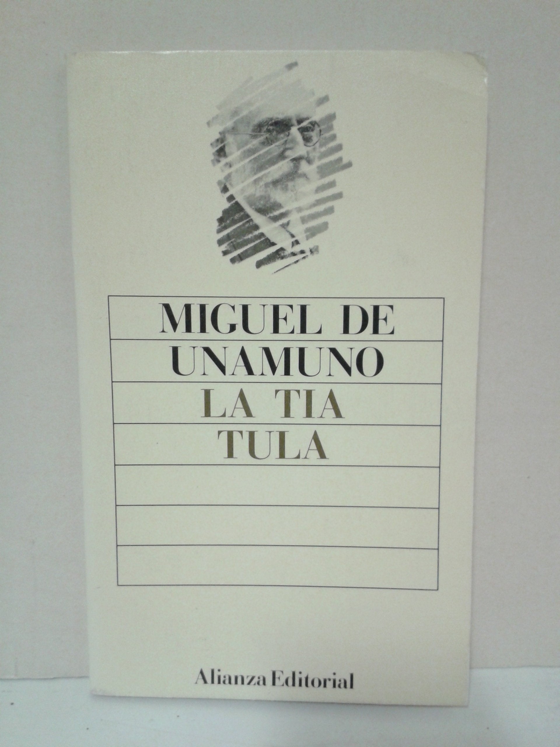 La Tia Tula / Aunt Tula Contemporary literature