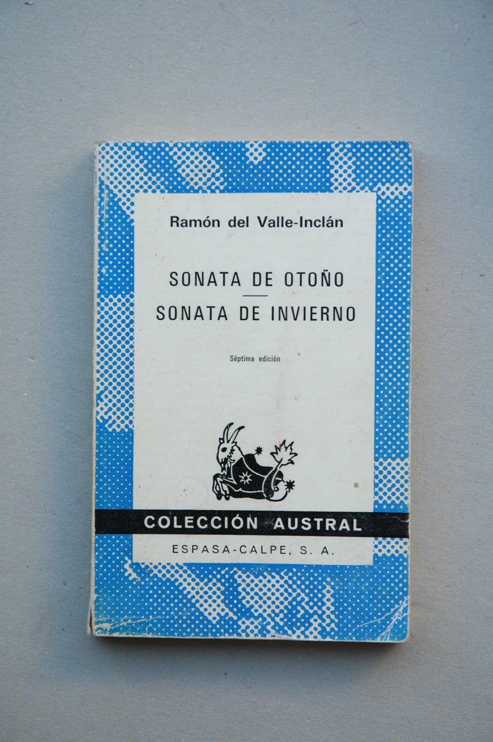 LUCES DE BOHEMIA: ESPERPENTO (COLECCION AUSTRAL ; NO. 1307) Books