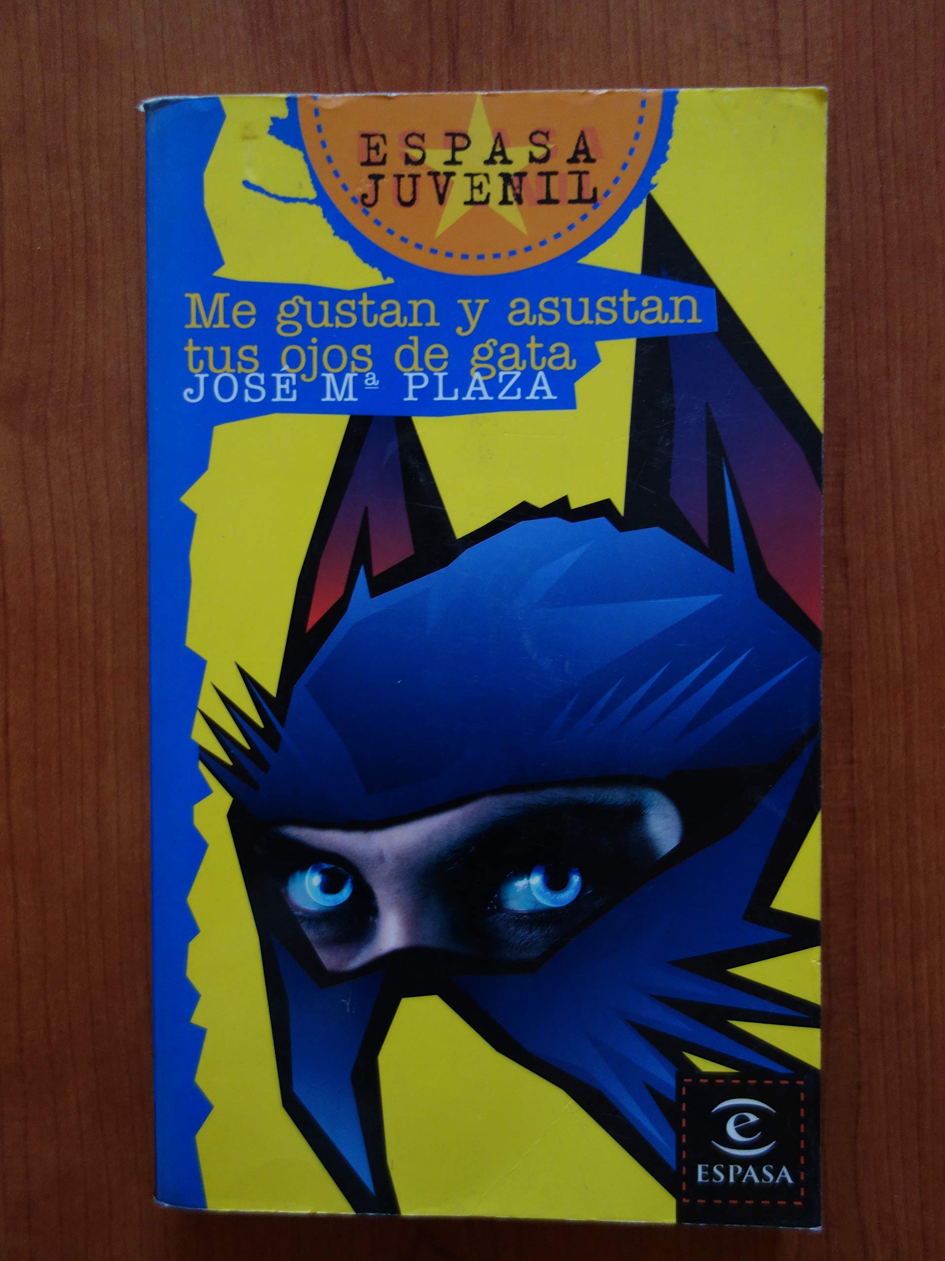 ME Gustan y Asustan Tus Ojos De Gata Contemporary literature