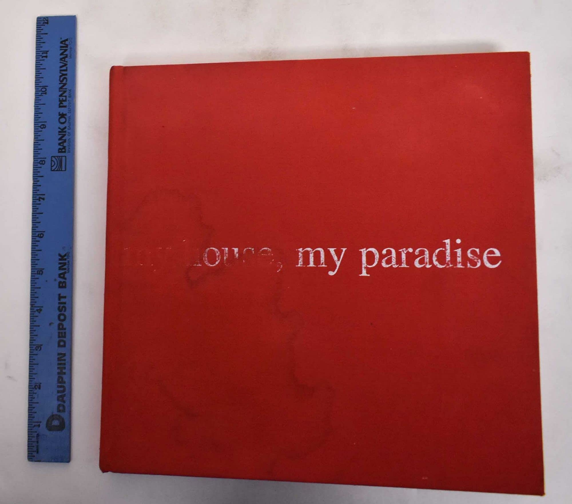 My House, My Paradise: The Construction of the Ideal Domestic Universe Architecture