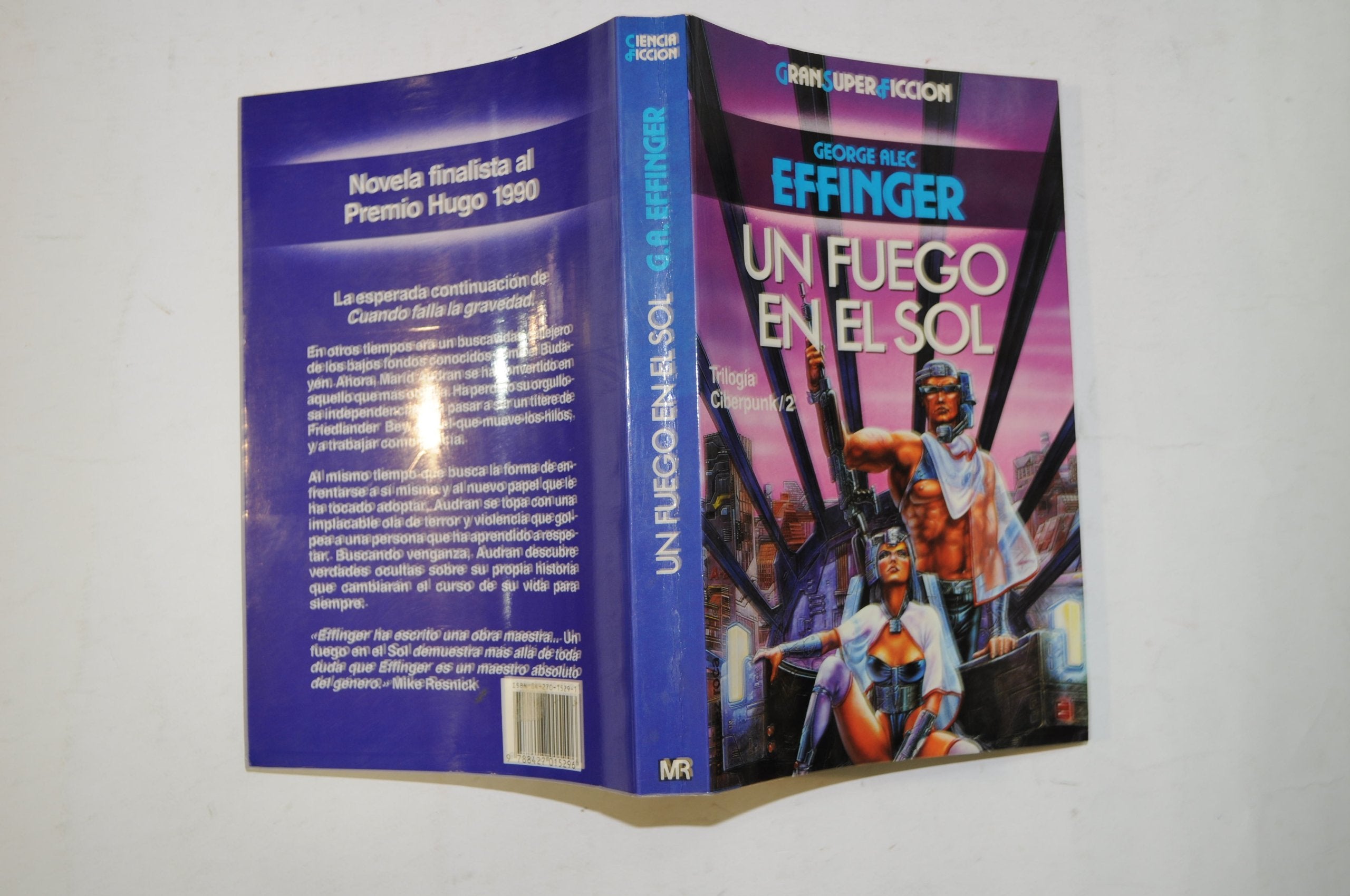 Fuego en el sol, un book