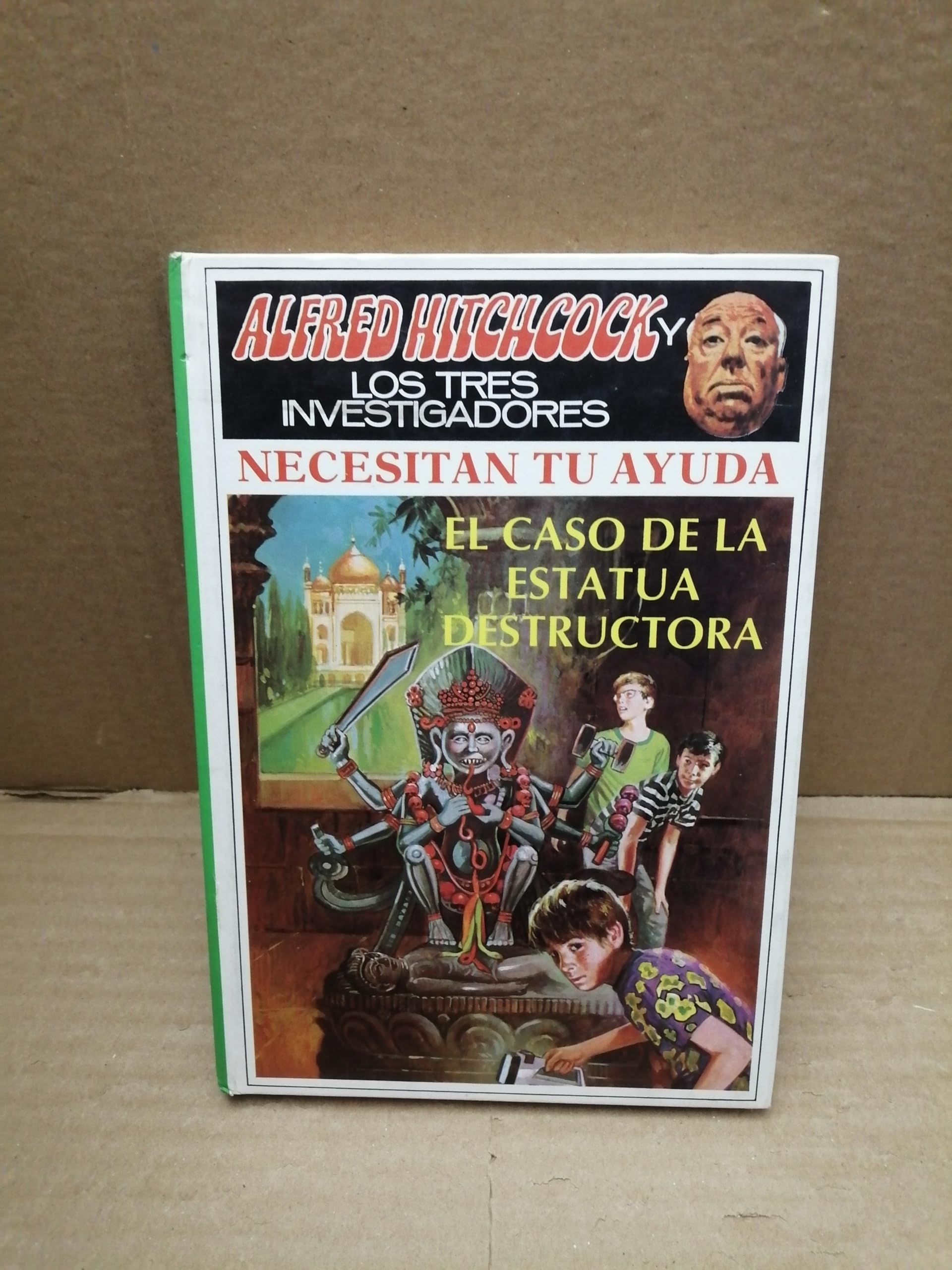 Los tres investigadores necesitan tu ayuda en El caso de la estatua destructora book