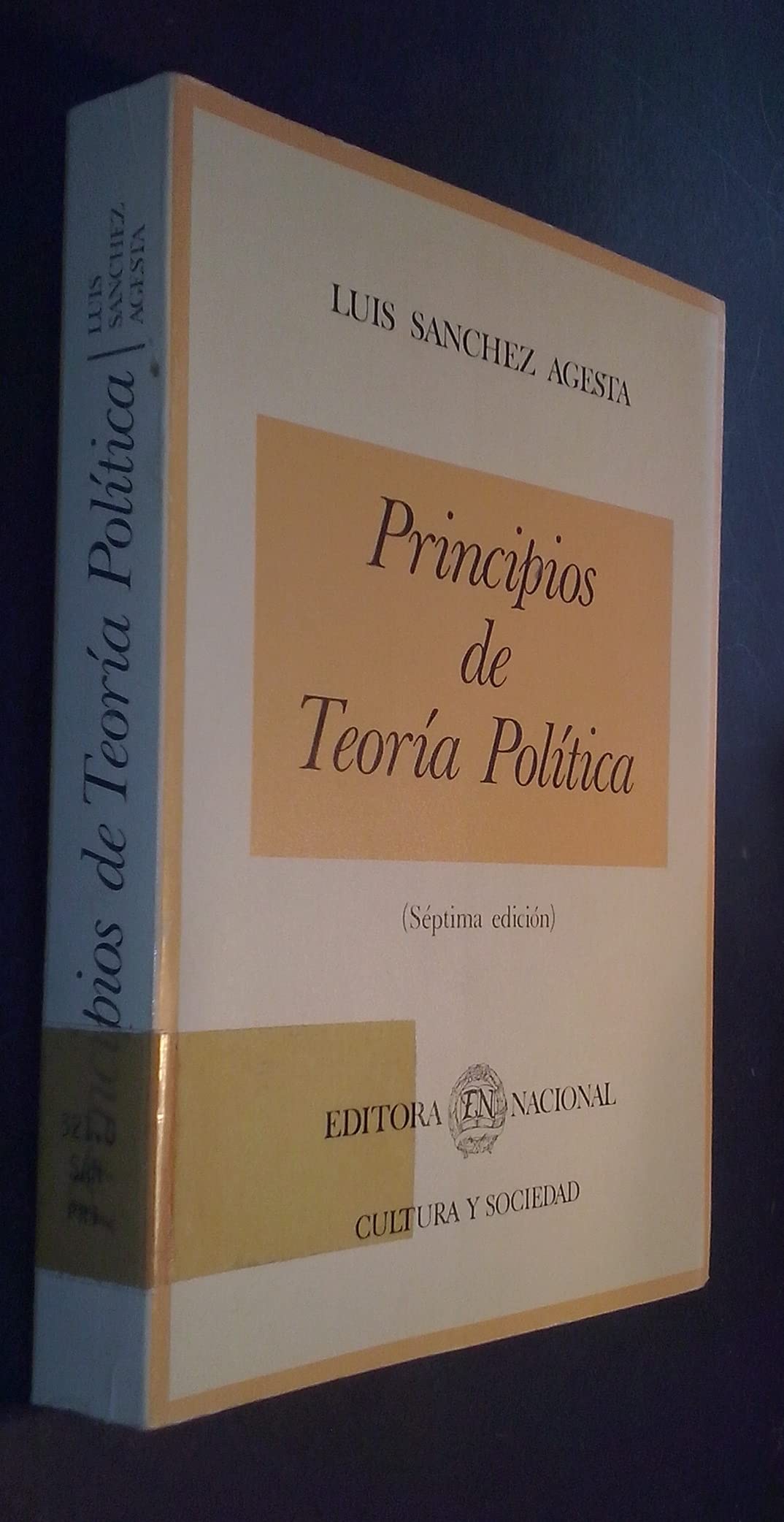 Principios de teoría política book