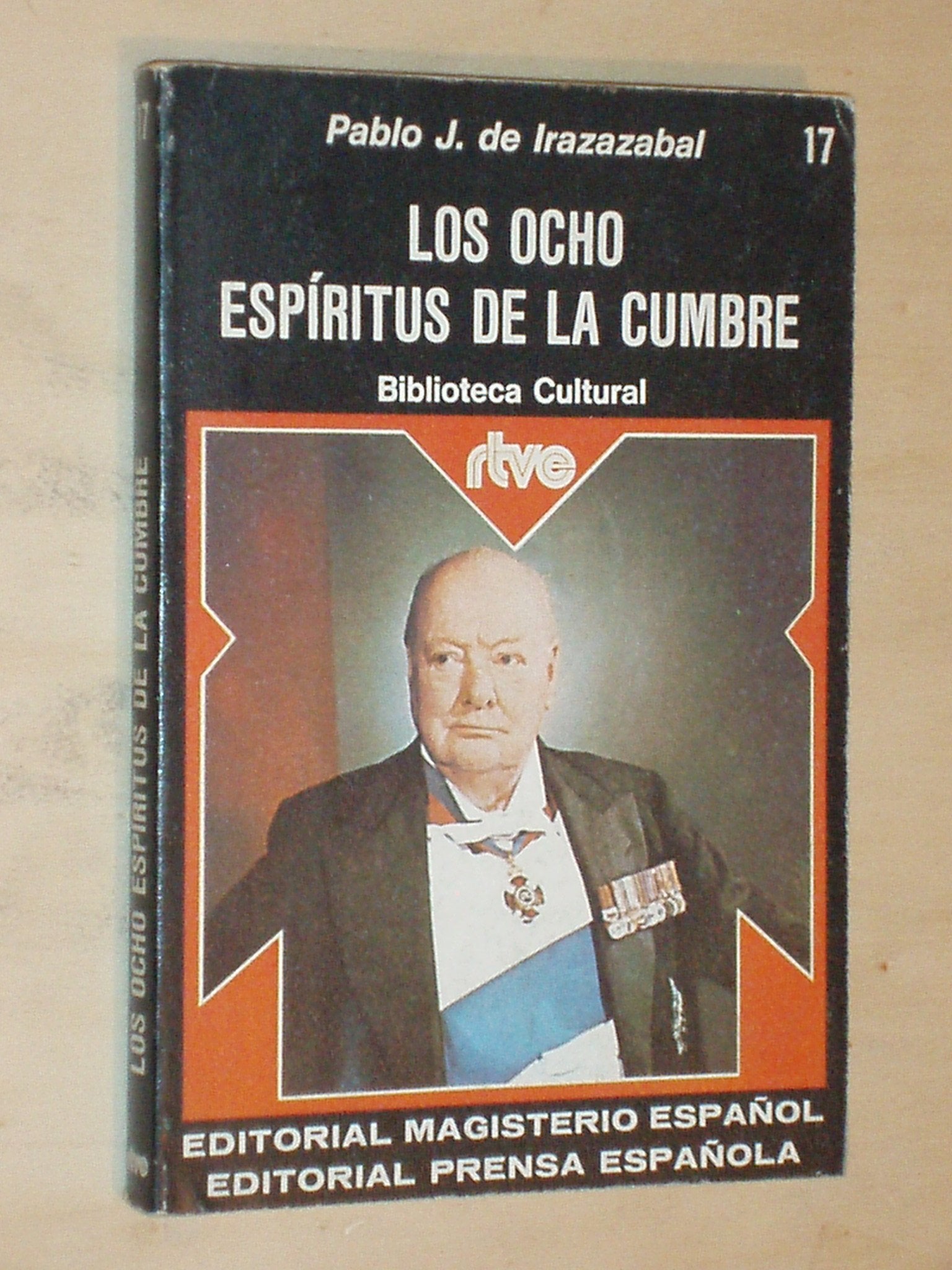 LOS OCHO ESPÍRITUS DE LA CUMBRE book