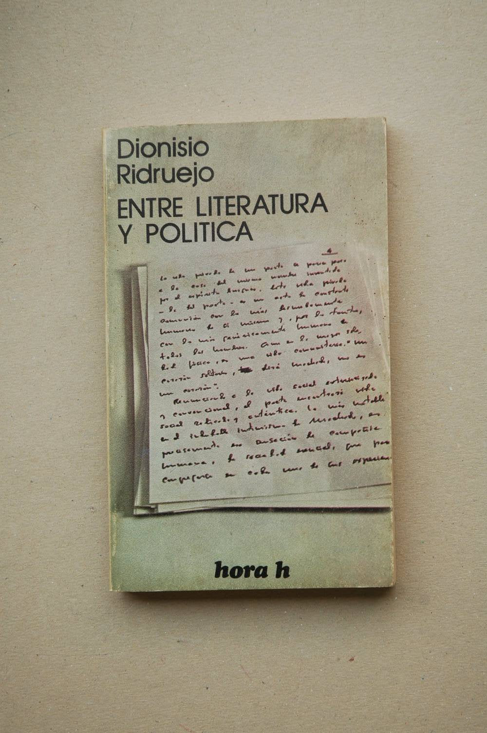 ENTRE LITERATURA Y POLITICA. Books