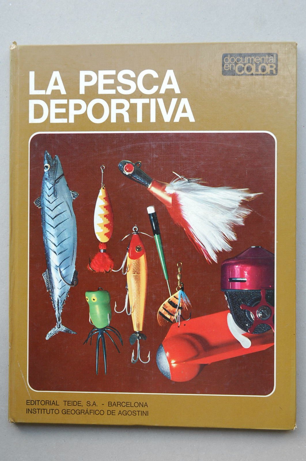 La pesca deportiva / Sergio Perosino ; traducción Rodolfo Arévalo y Roser Berdagué ; revisión Juan R book