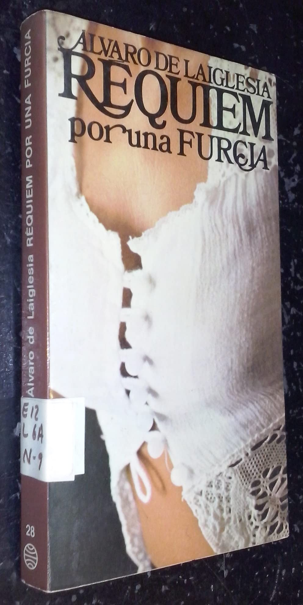 R�quiem por una furcia. Books
