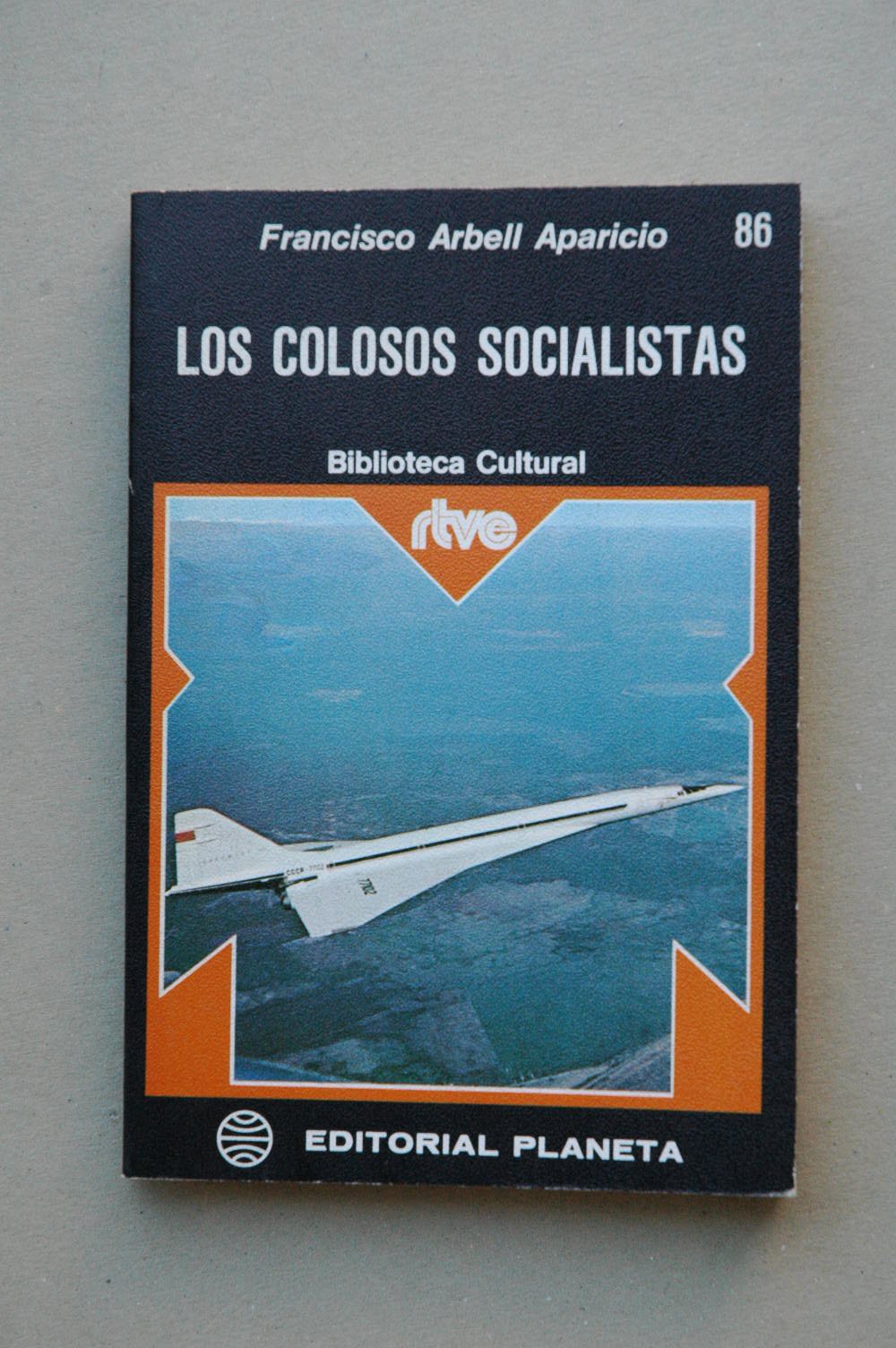 Los colosos socialistas book