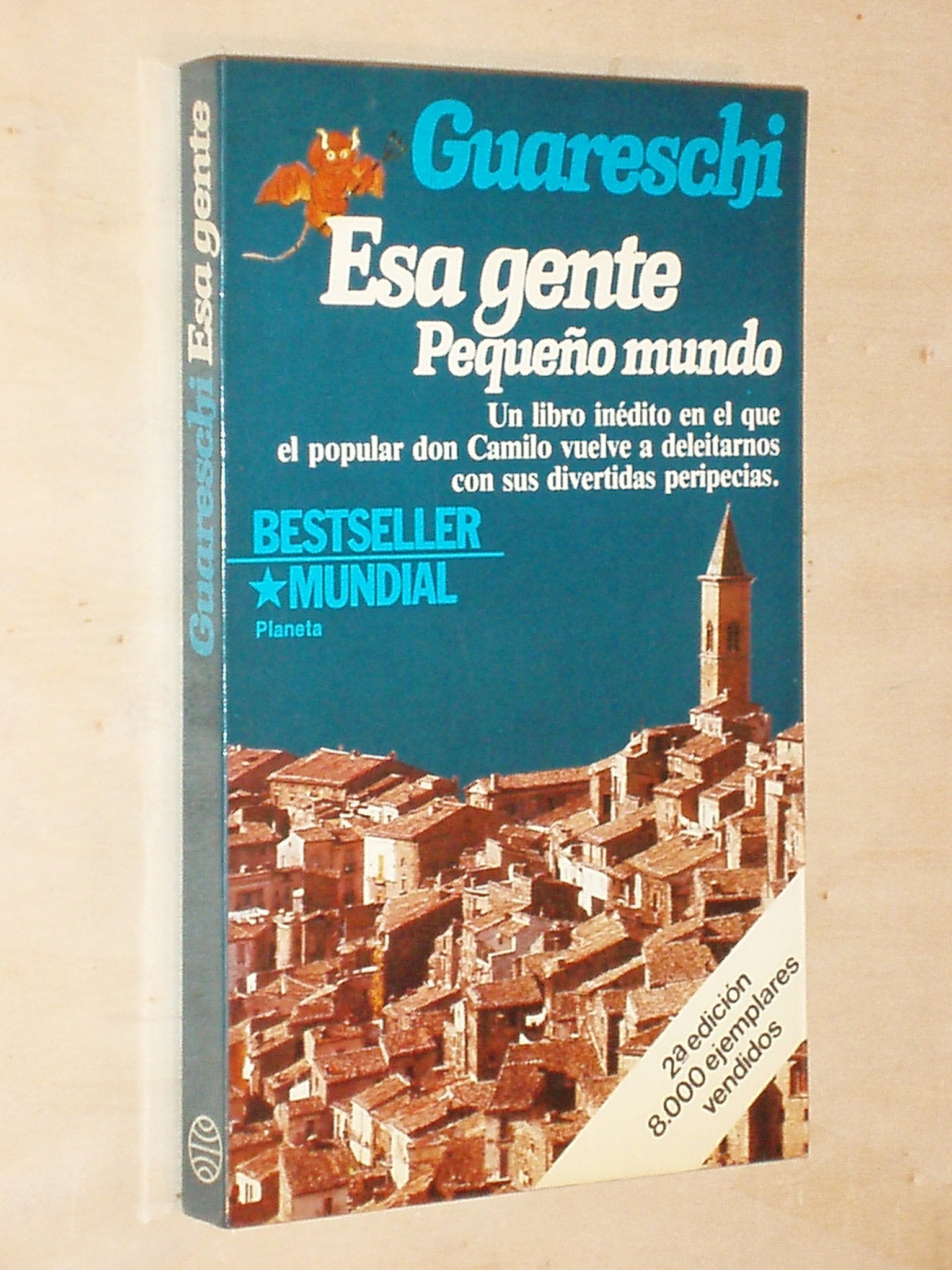 Esa gente: pequeño mundo Books