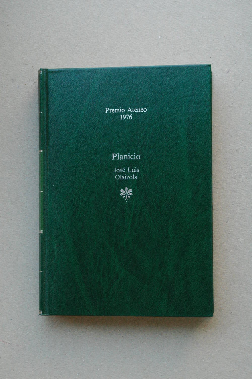 Planicio: Novela (Autores espa±oles e hispanoamericanos) Books