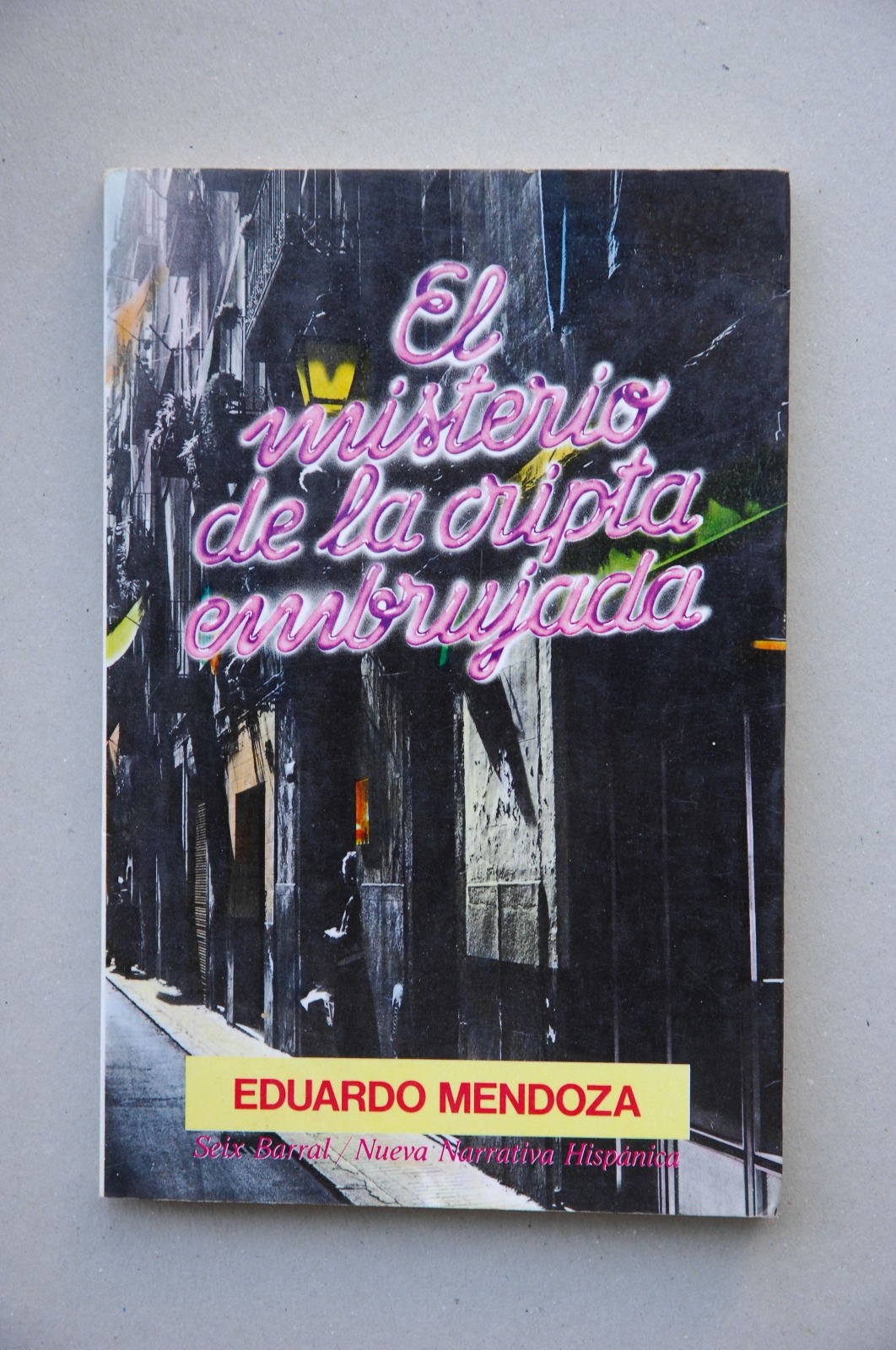 El misterio de la cripta embrujada (Nueva narrativa hispanica) (Spanish Edition) Books