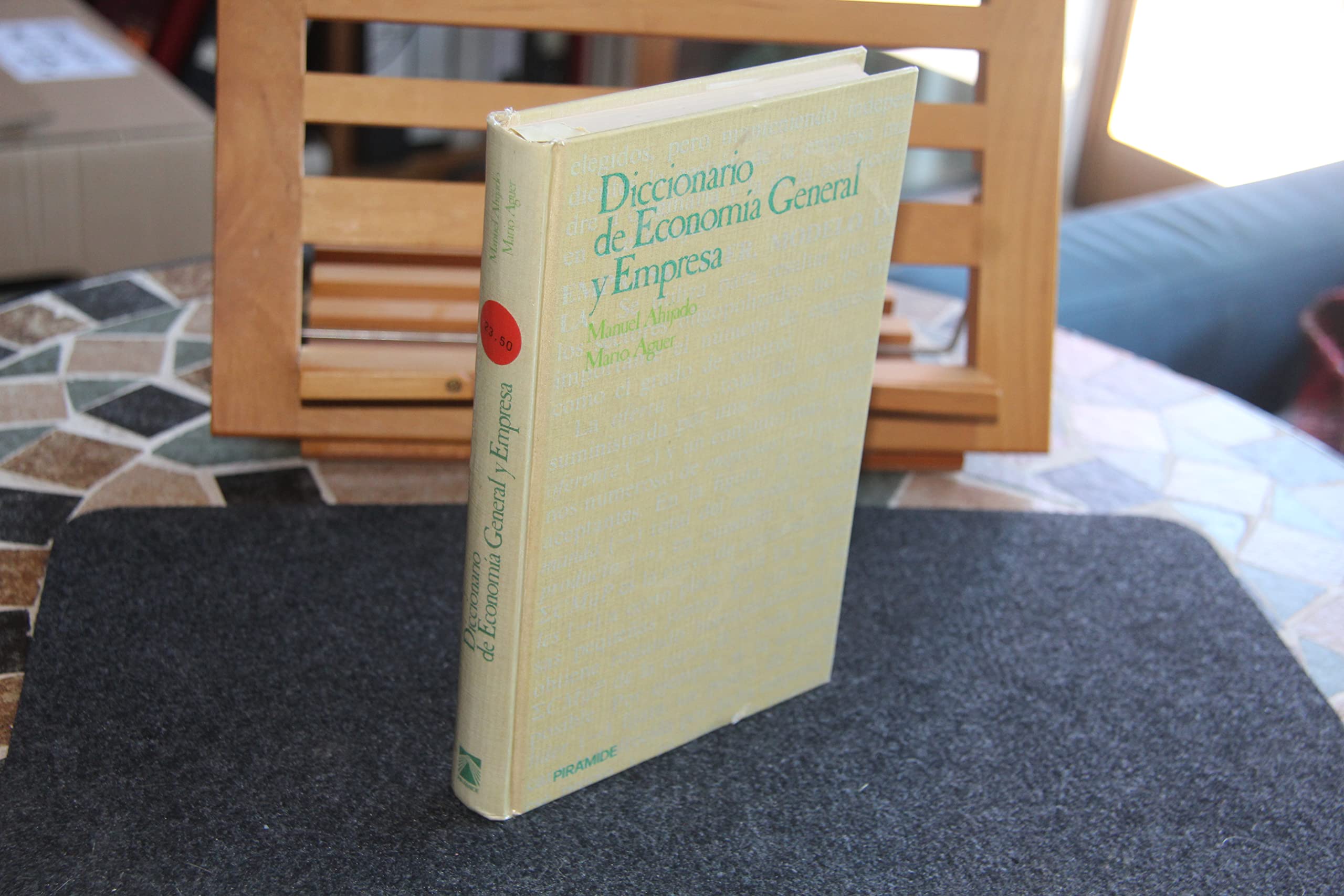 Diccionario de economia general y empresa book