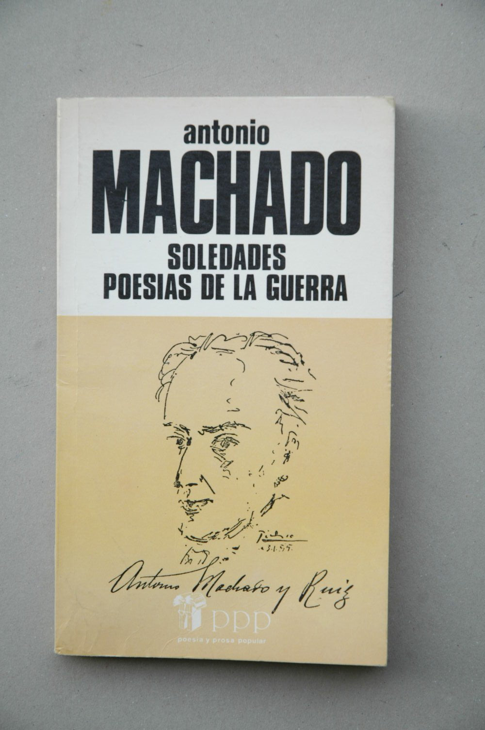 Soledades: Poesias de la guerra Books
