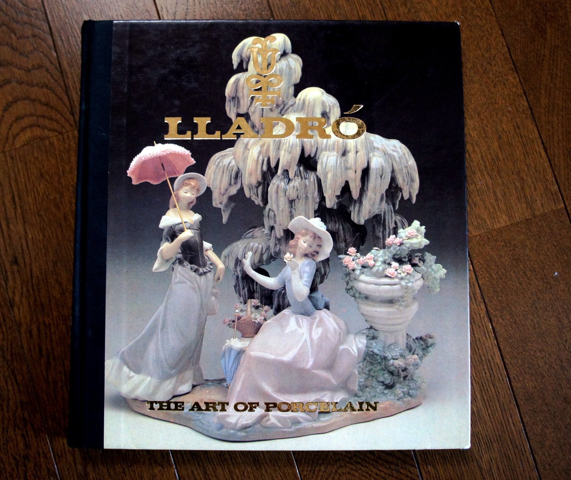 Lladro': The Art of Porcelain (How Spanish Porcelain Became World Famous) Books
