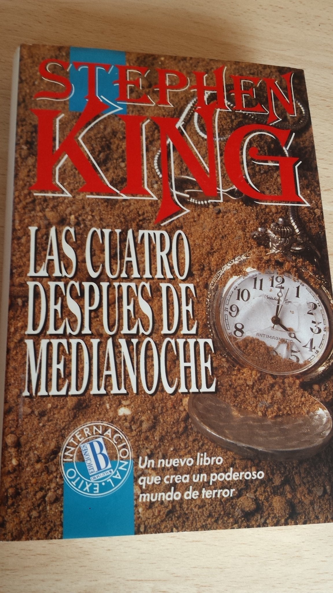 Cuatro despues de medianoche, las book