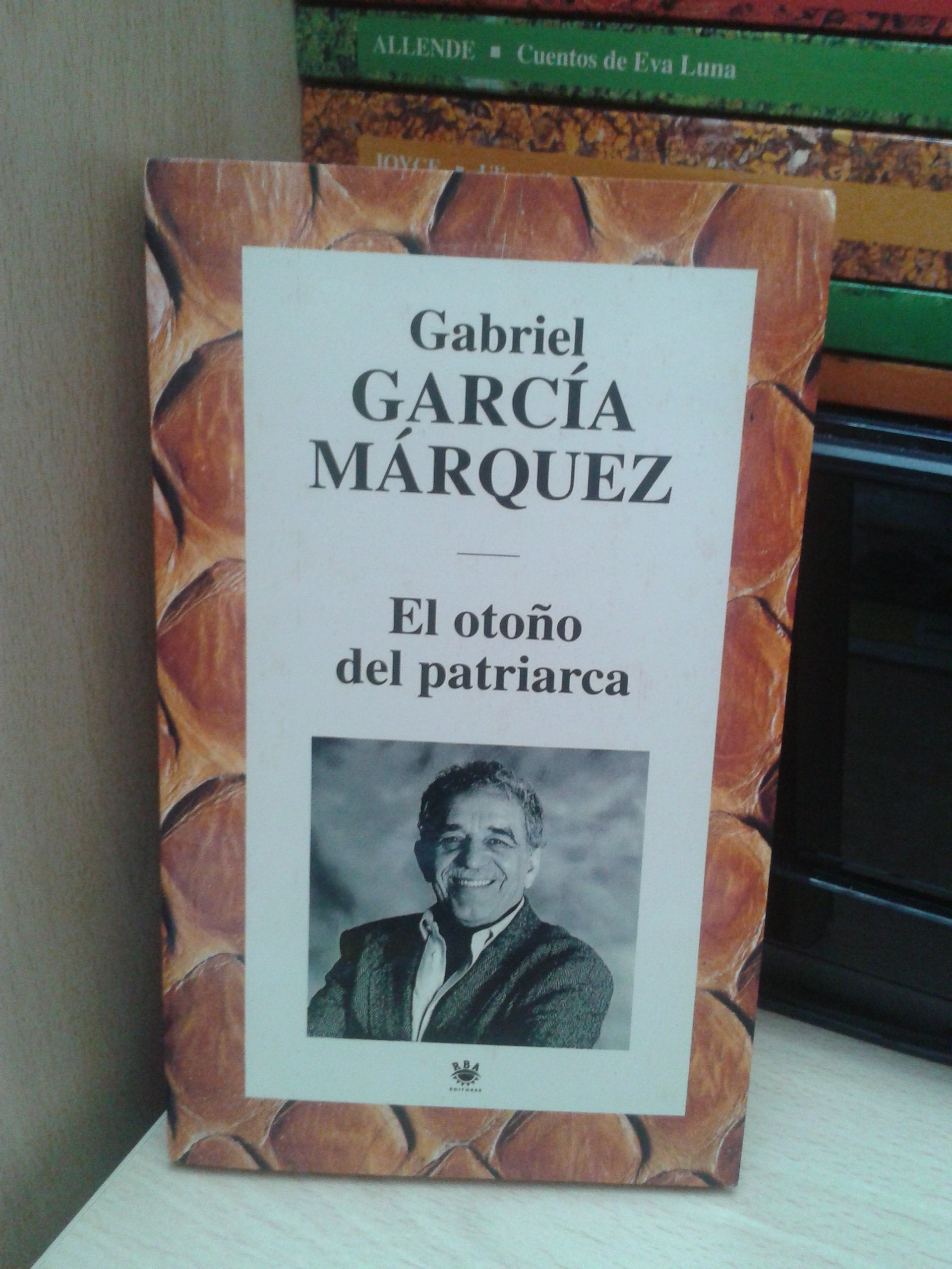 El otoño del patriarca book