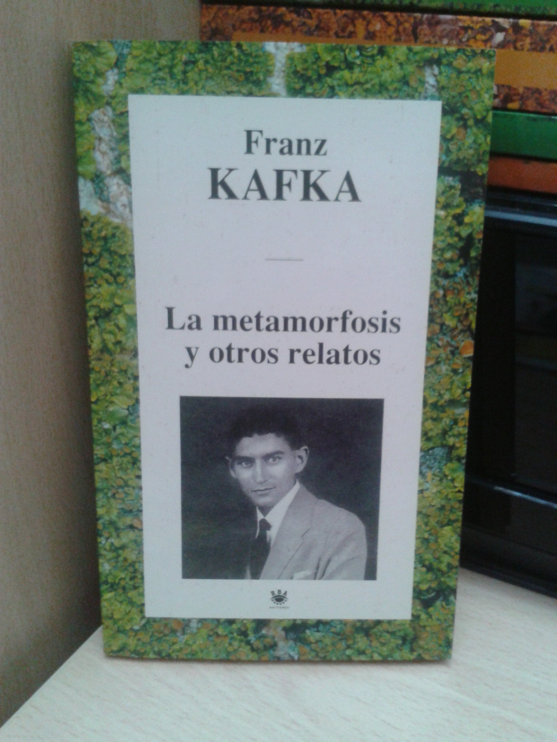 La metamorfosis ; y otros relatos book