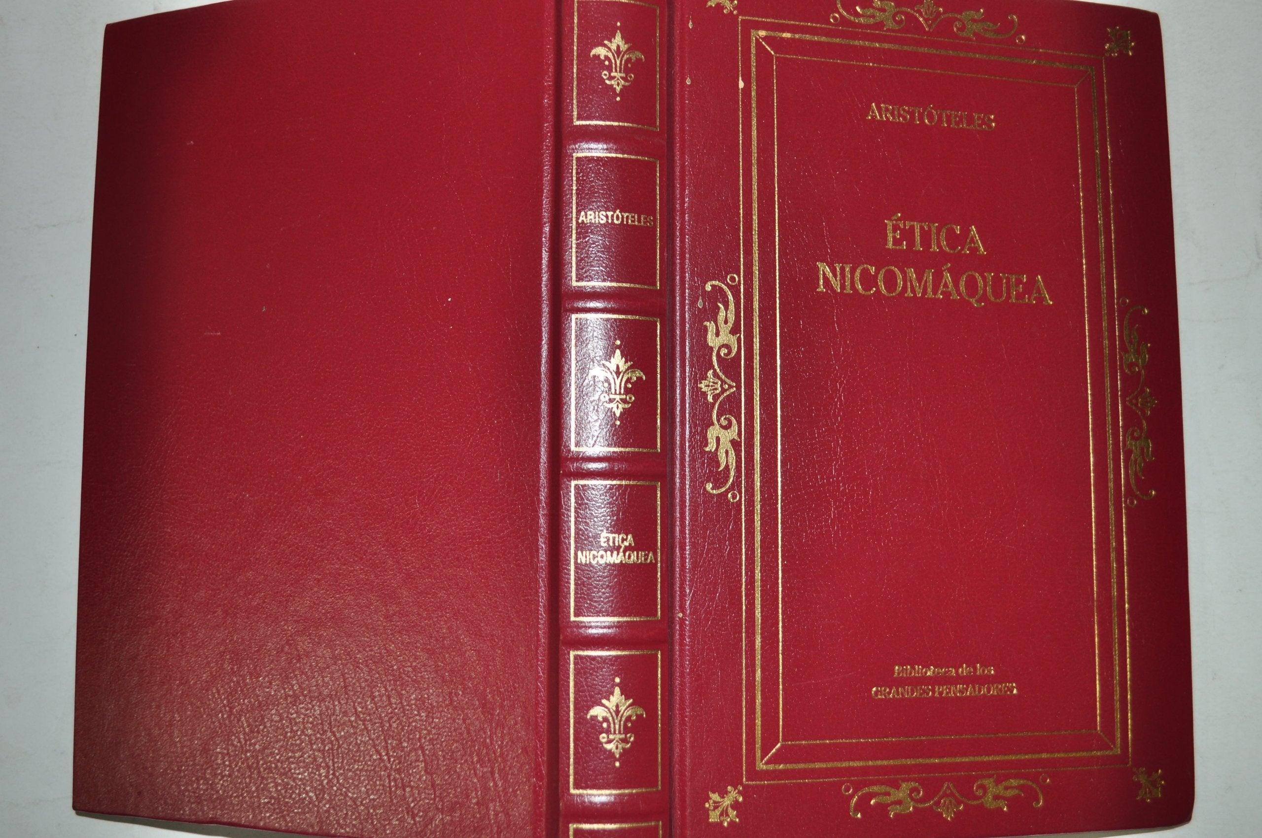 Ética nicomáquea Books