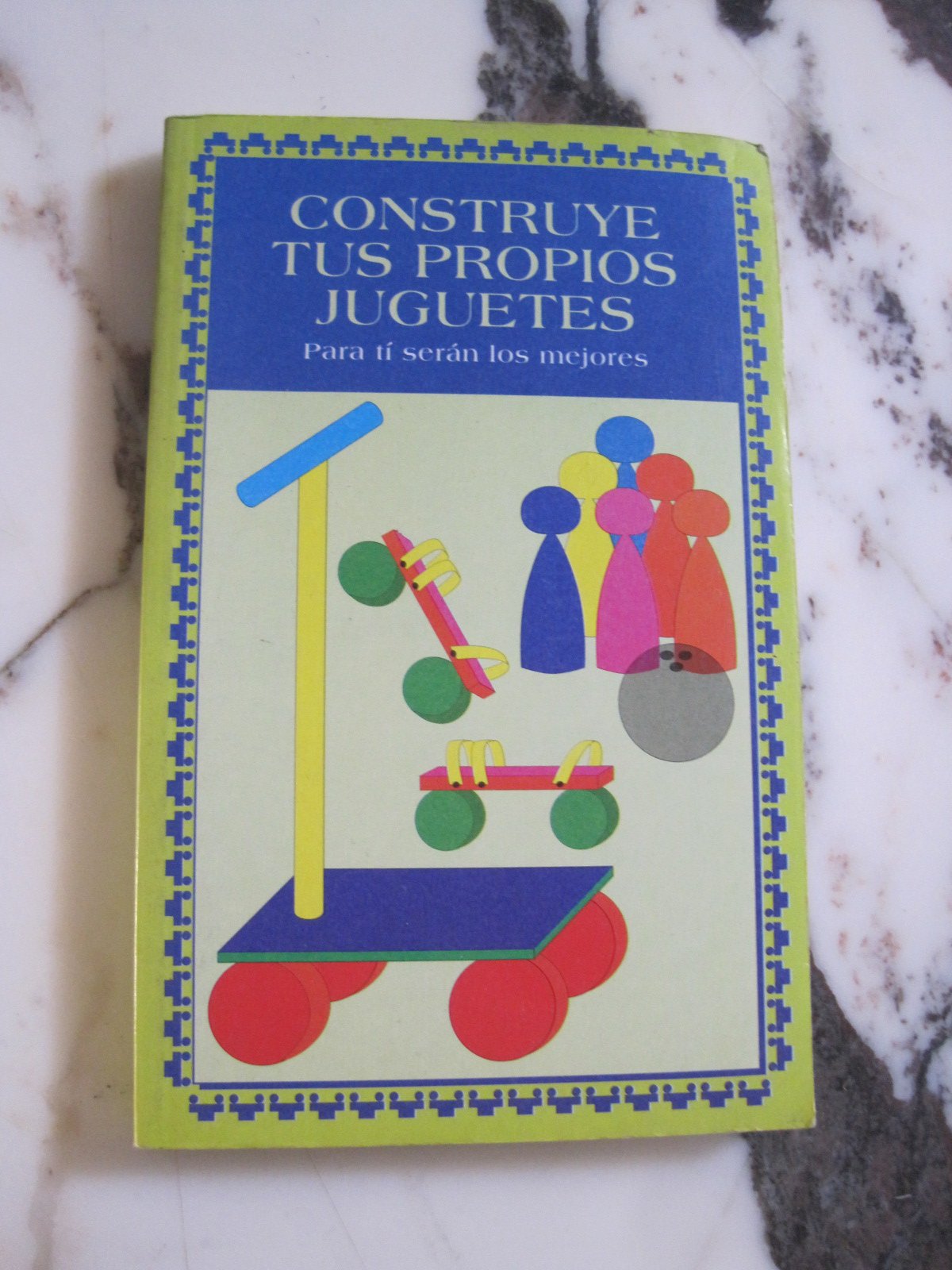 Construye tus propios juguetes book