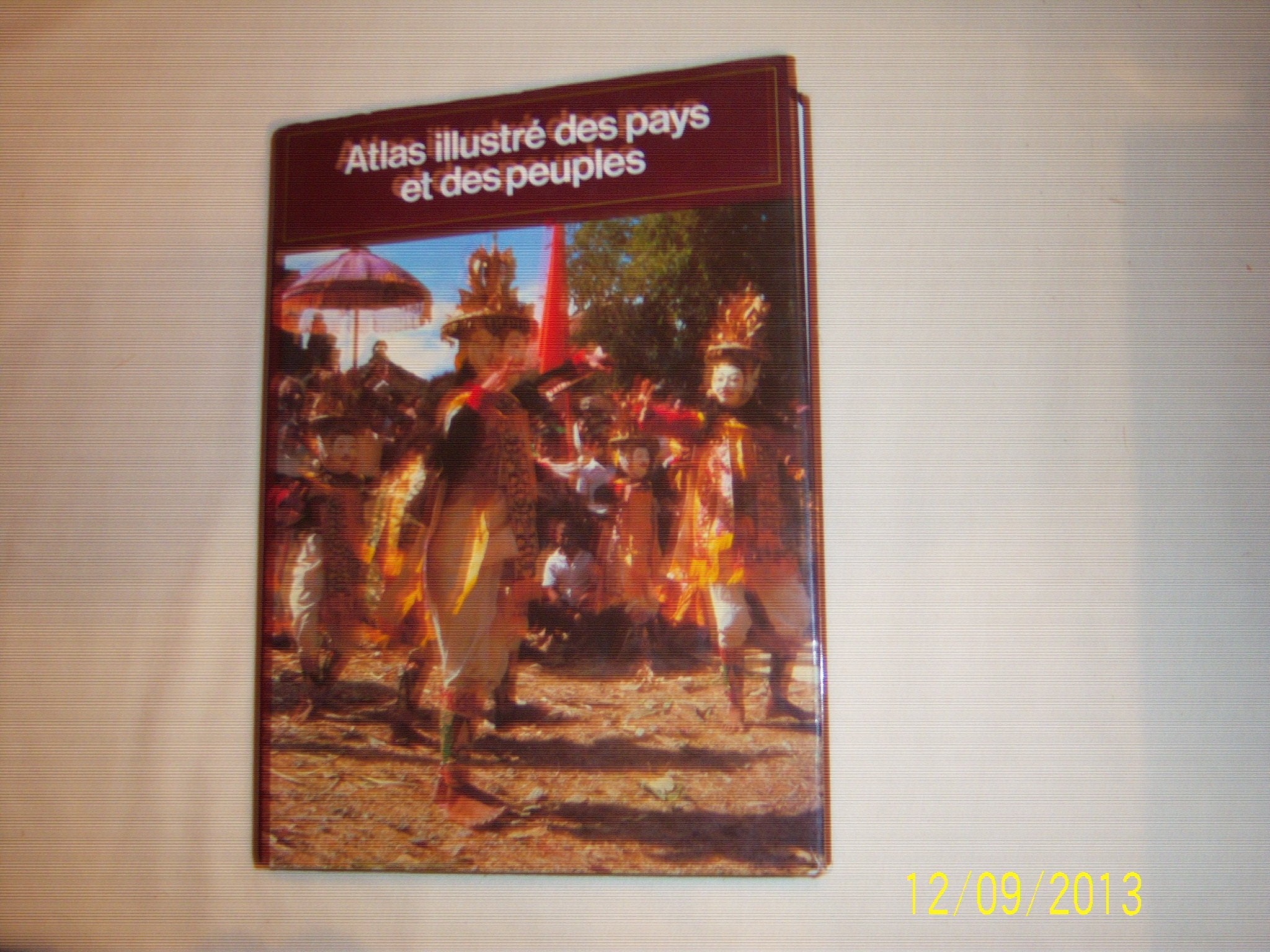 Atlas illustré Des Pays et Des Peuples book