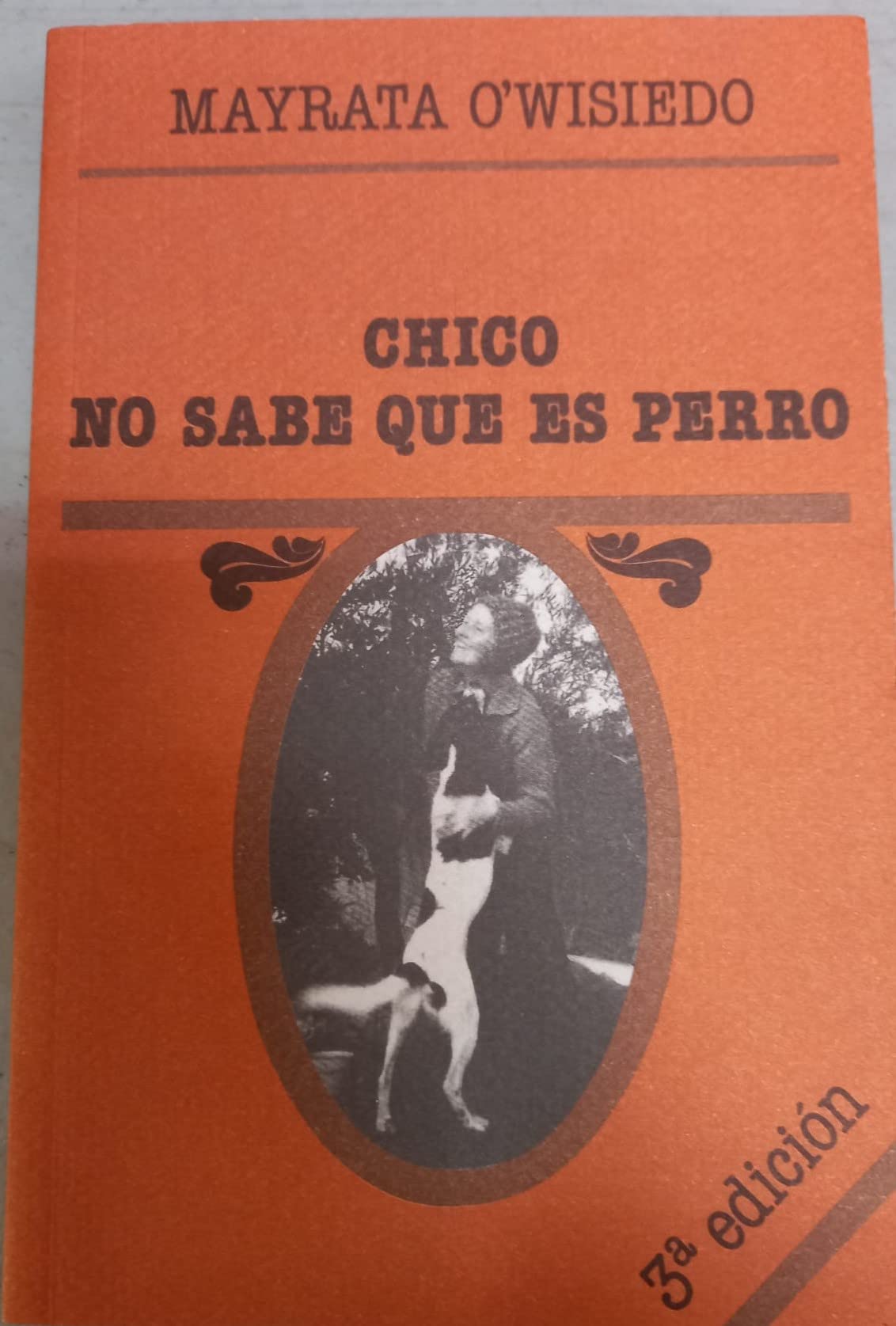 Chico no sabe que es perro Books