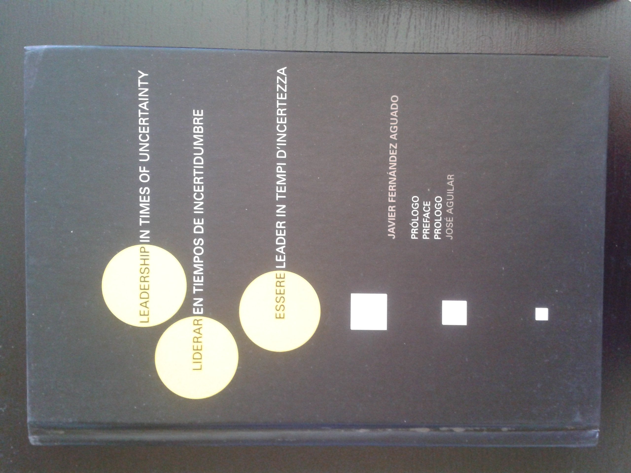Liderar en tiempos de incertidumbre book