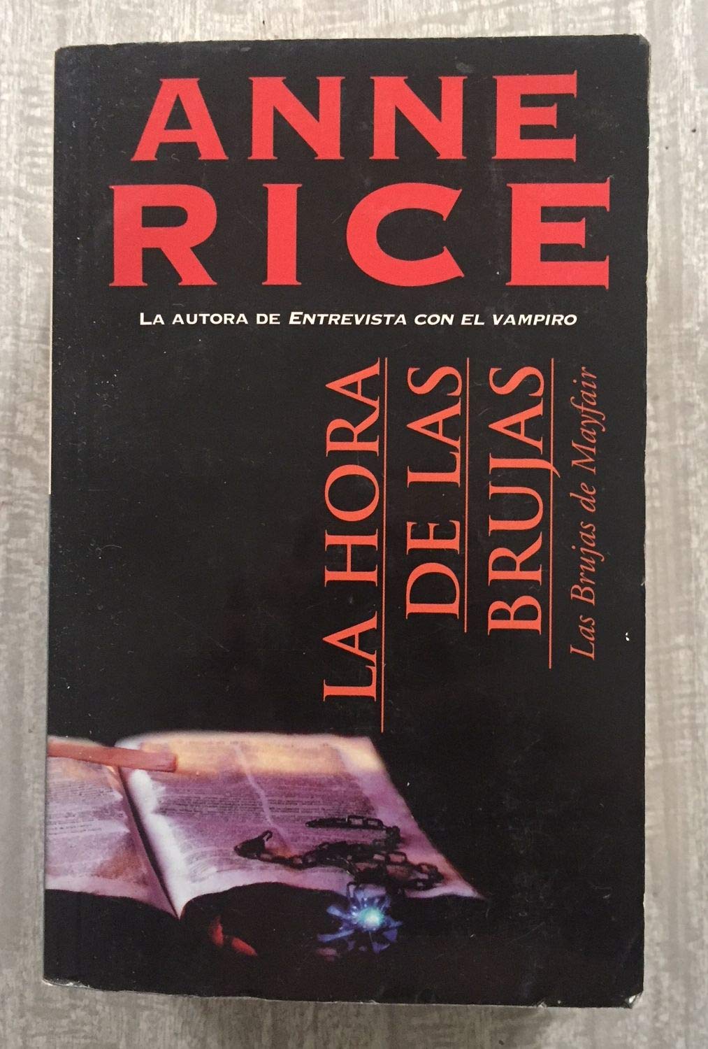 La Horas De La Brujas / The Witching Hour book