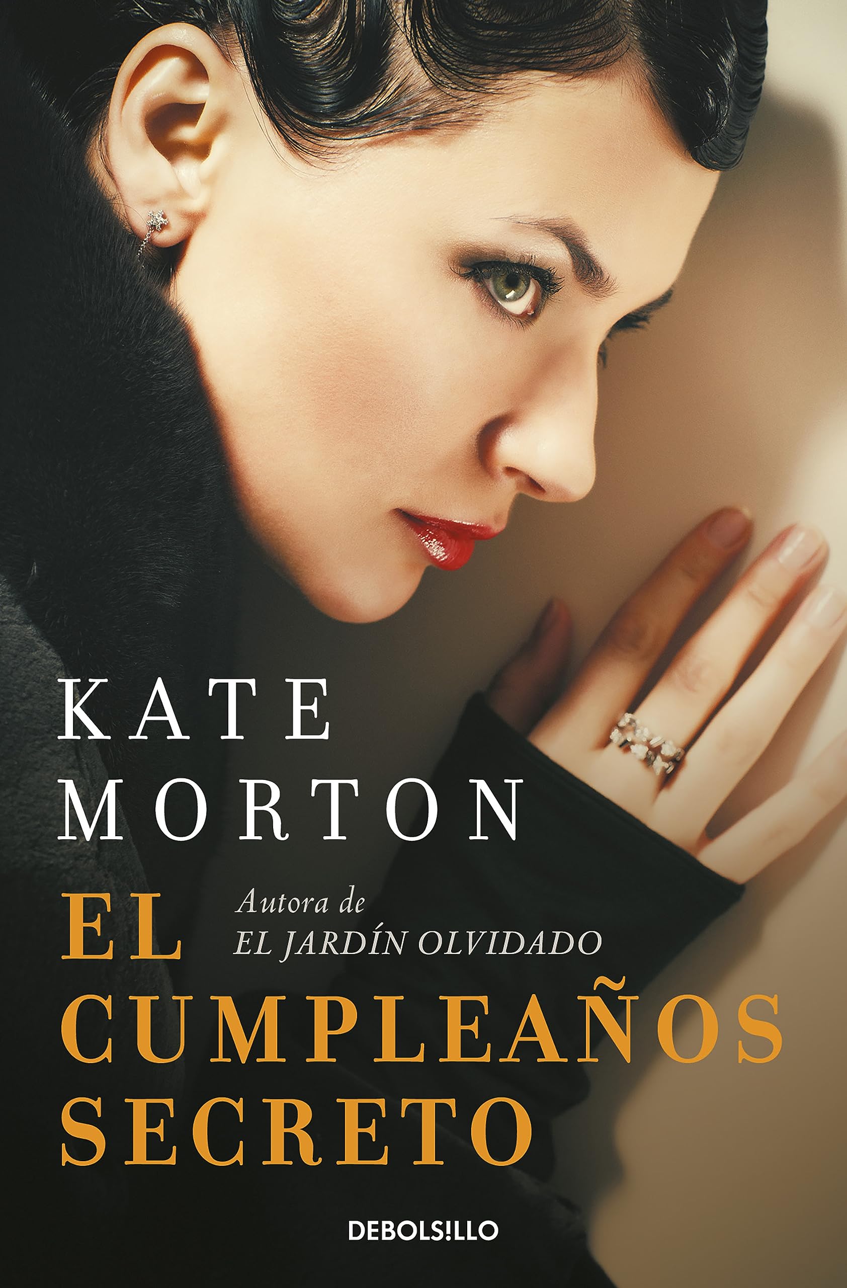 El Cumpleaños Secreto / The Secret Keeper Historical Fiction